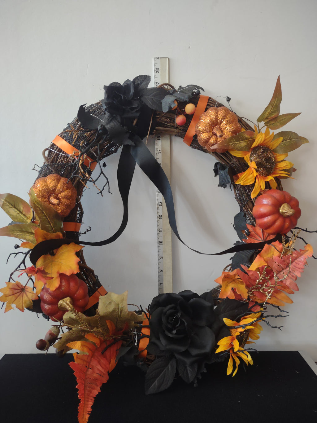 Halloween/Fall Black Rose Bats Pumpkins Leaves Grape Vine Wreath (Lot 3461)