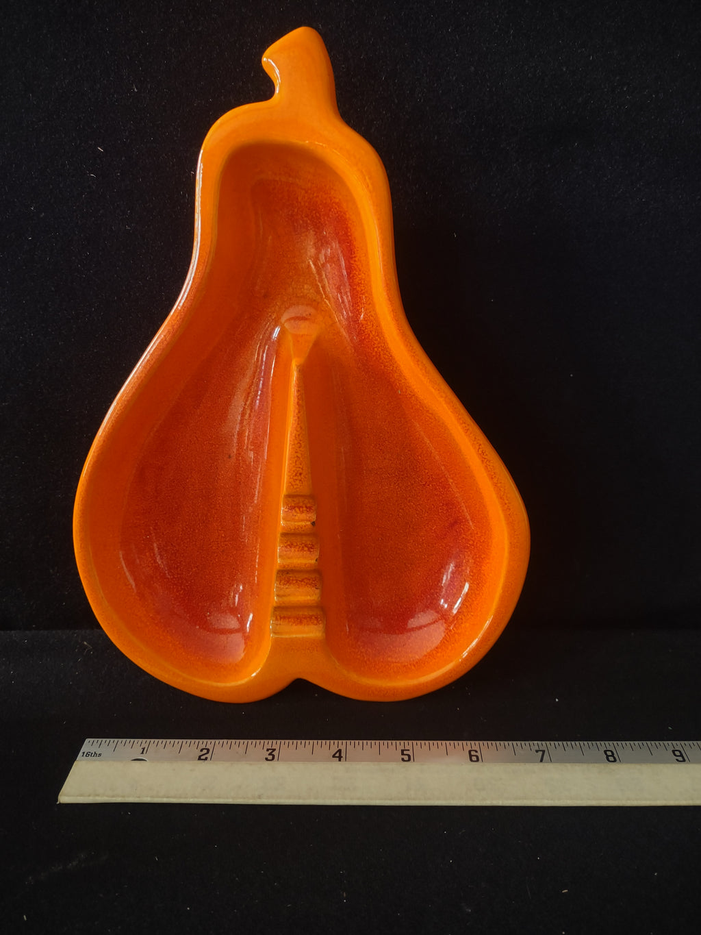 Vintage Royal Haeger MCM Halloween Orange Pear Ashtray (Lot 3389)