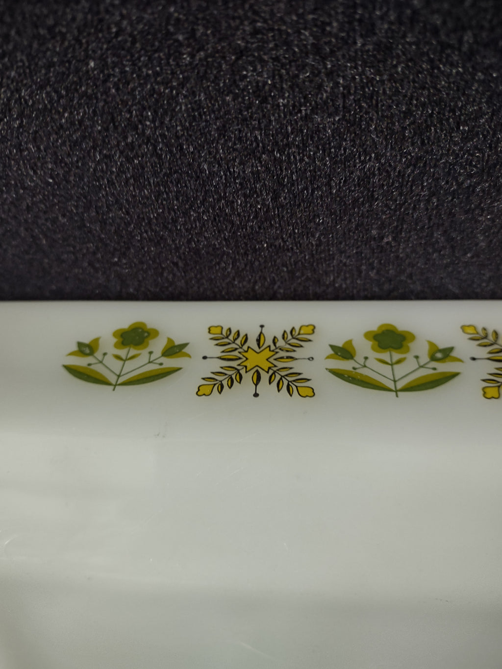 Vintage Milk Glass Fire King Meadow Green 1.5 Qt Casserole (Lot 5239)