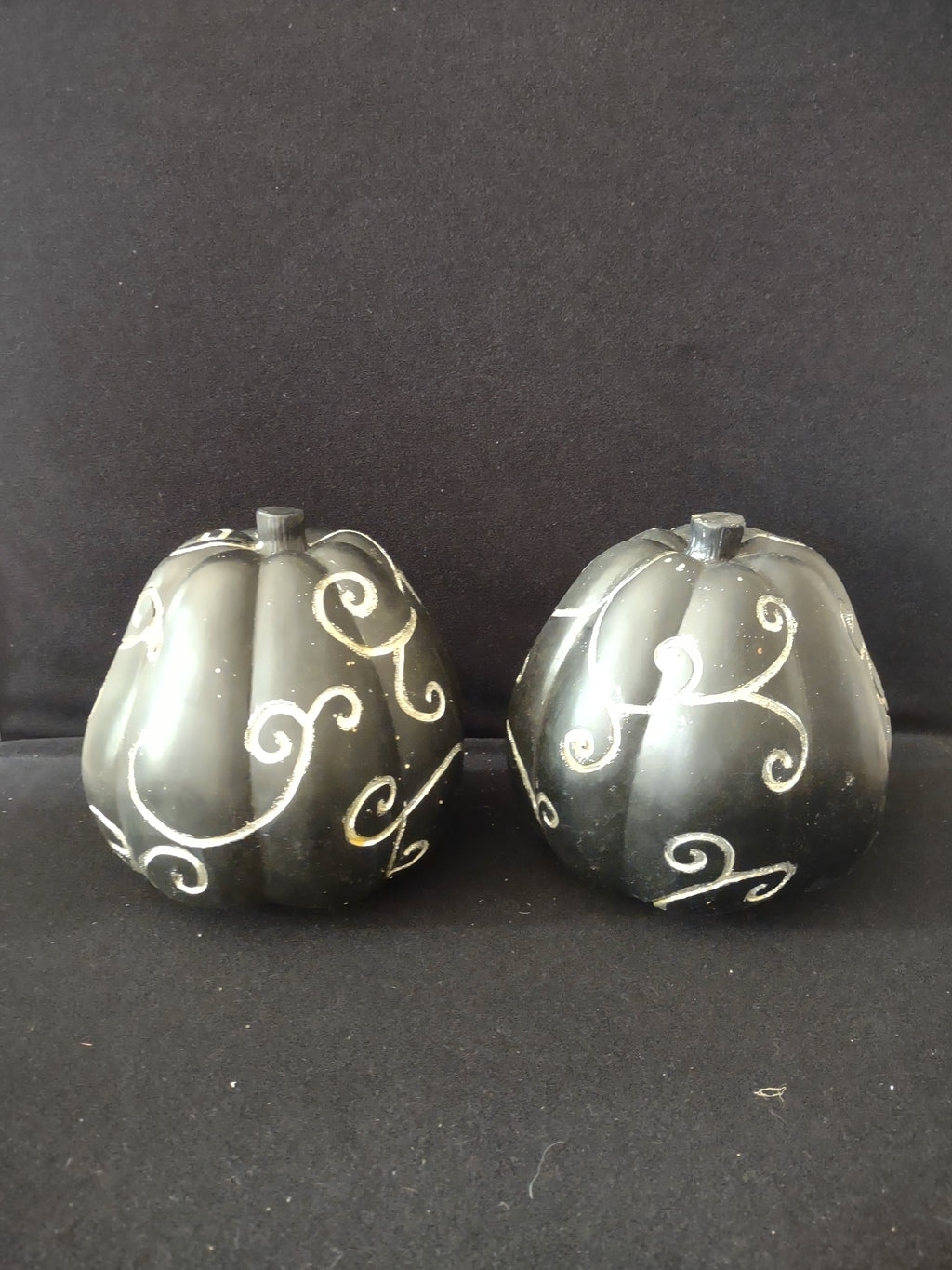Halloween Resin Black Glitter Scroll 7" Pumpkin Set of 2 (Lot 3343)