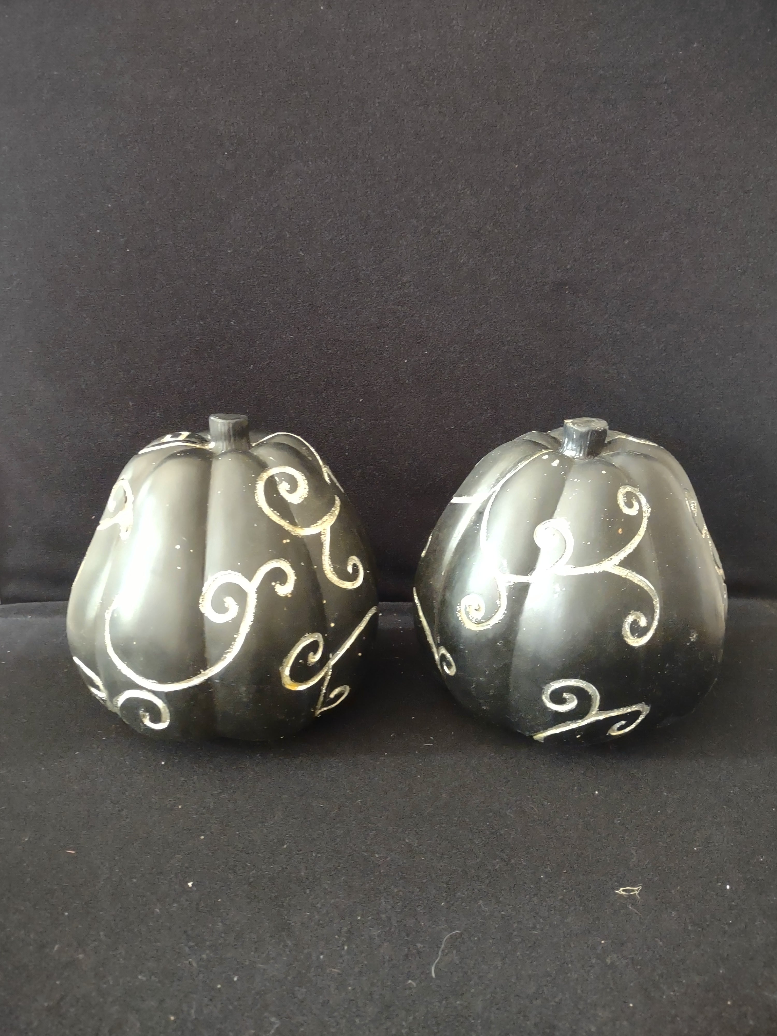 Halloween Resin Black Glitter Scroll 7" Pumpkin Set of 2 (Lot 3343)