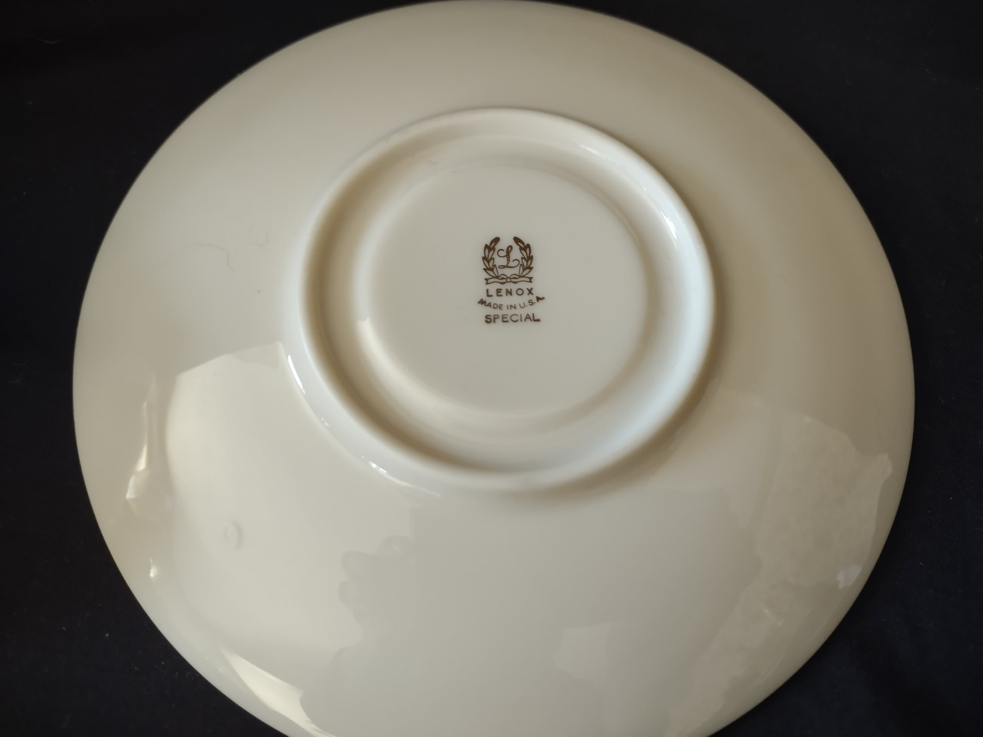 Vintage Lenox Special Tea Cup and Saucer Golden Wreath Stamp (lot 1995)