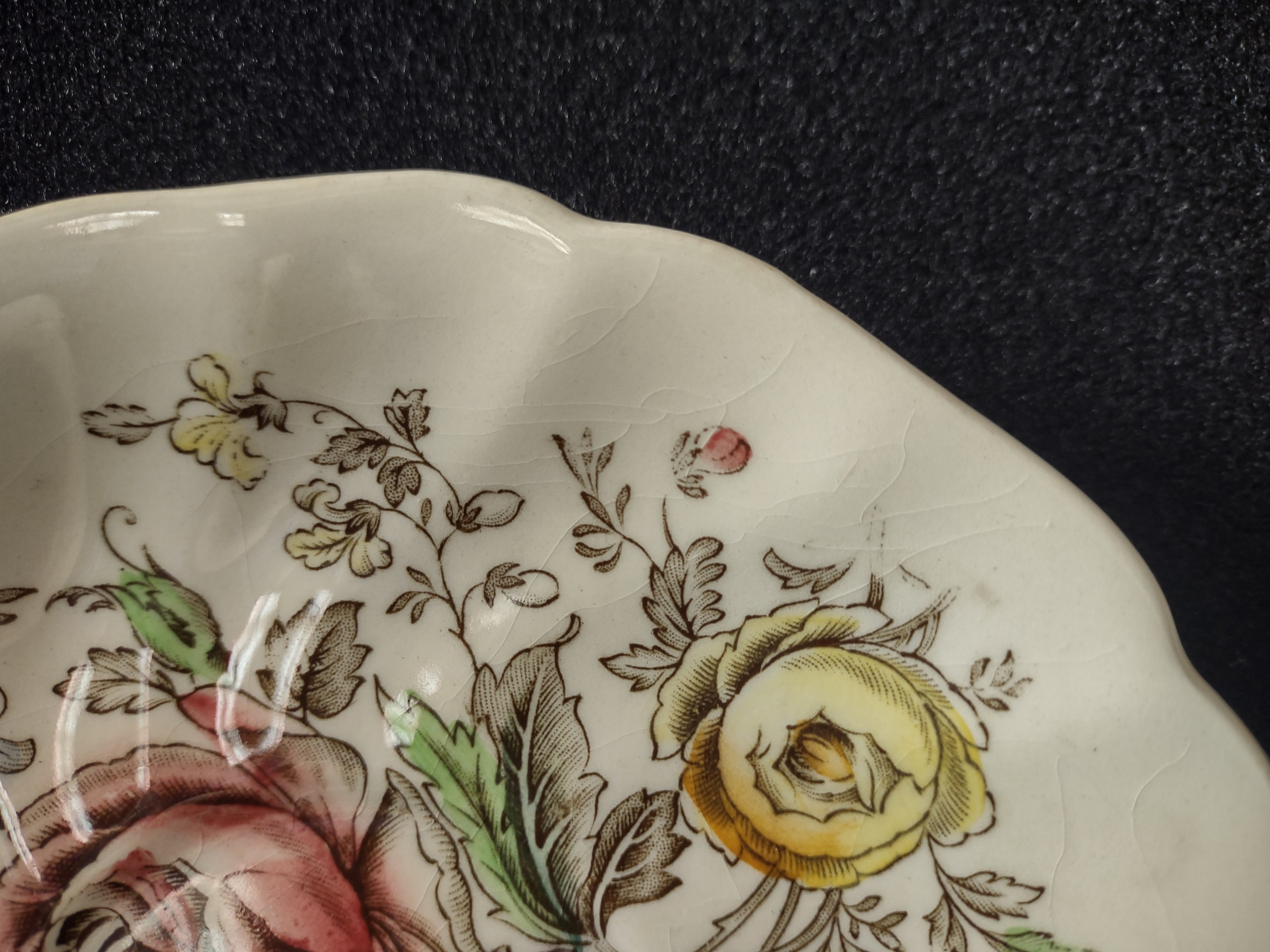 Vintage Johnson Bros Sheraton Ironstone England Saucer (lot 5620)