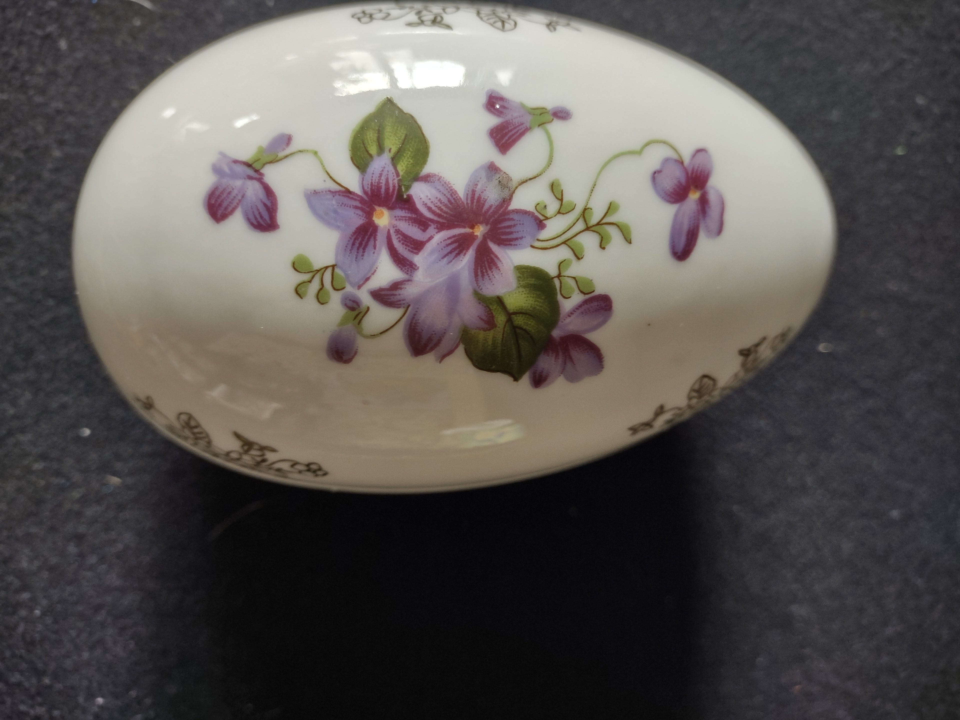 Vintage Lefton China Porcelain Egg Trinket Box Violet Floral Gold Trim (Lot 5069
