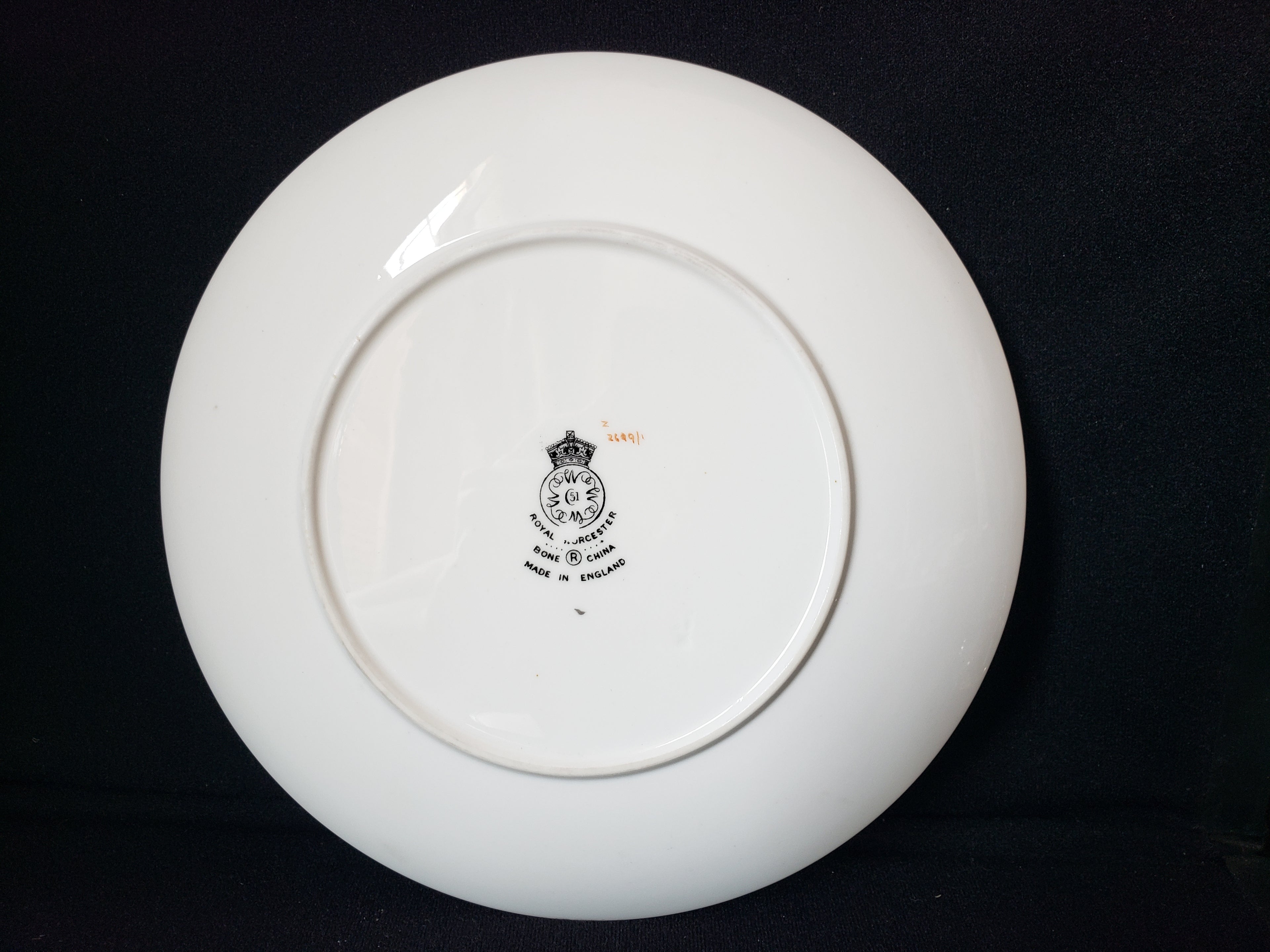 Vintage Royal Worcester White Silver Trim Salad or Luncheon Plate 8" (lot 2112)