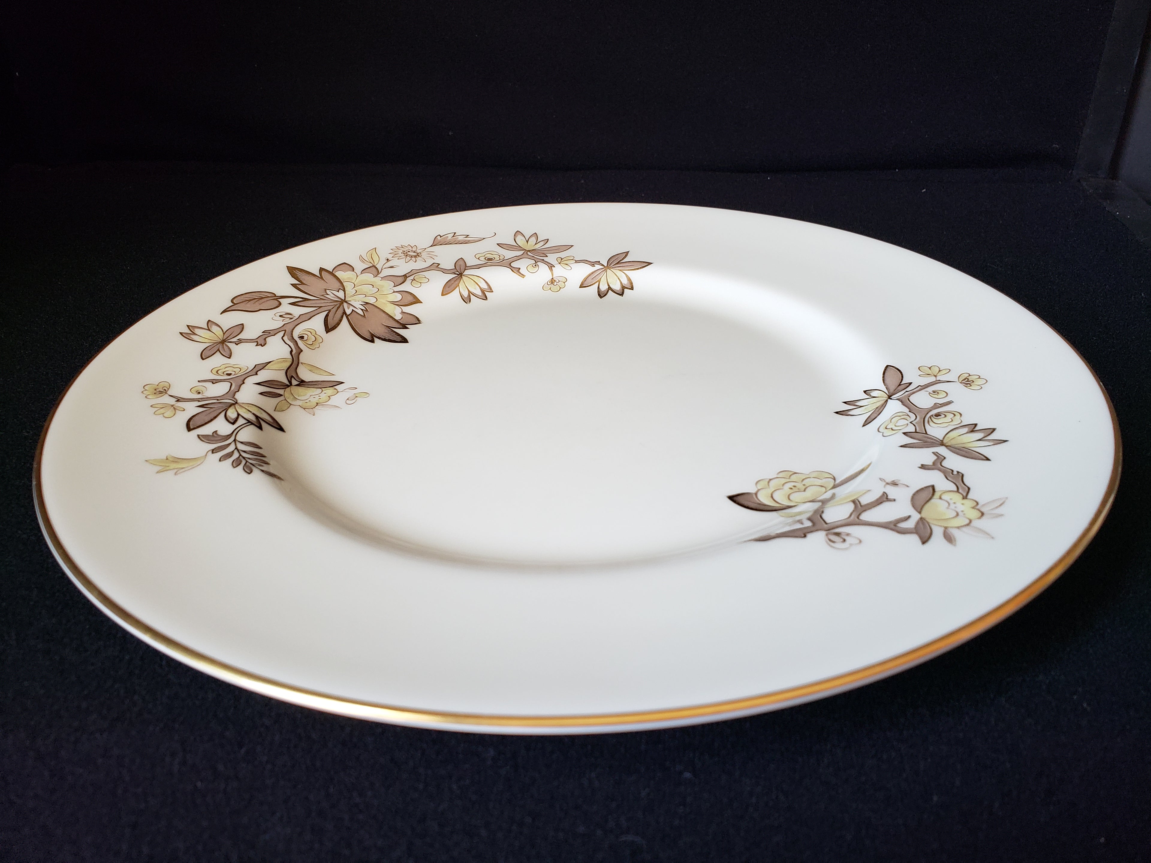 Vintage Royal Worcester Reverie Dinner Plate 10-1/2" (lot 2135)
