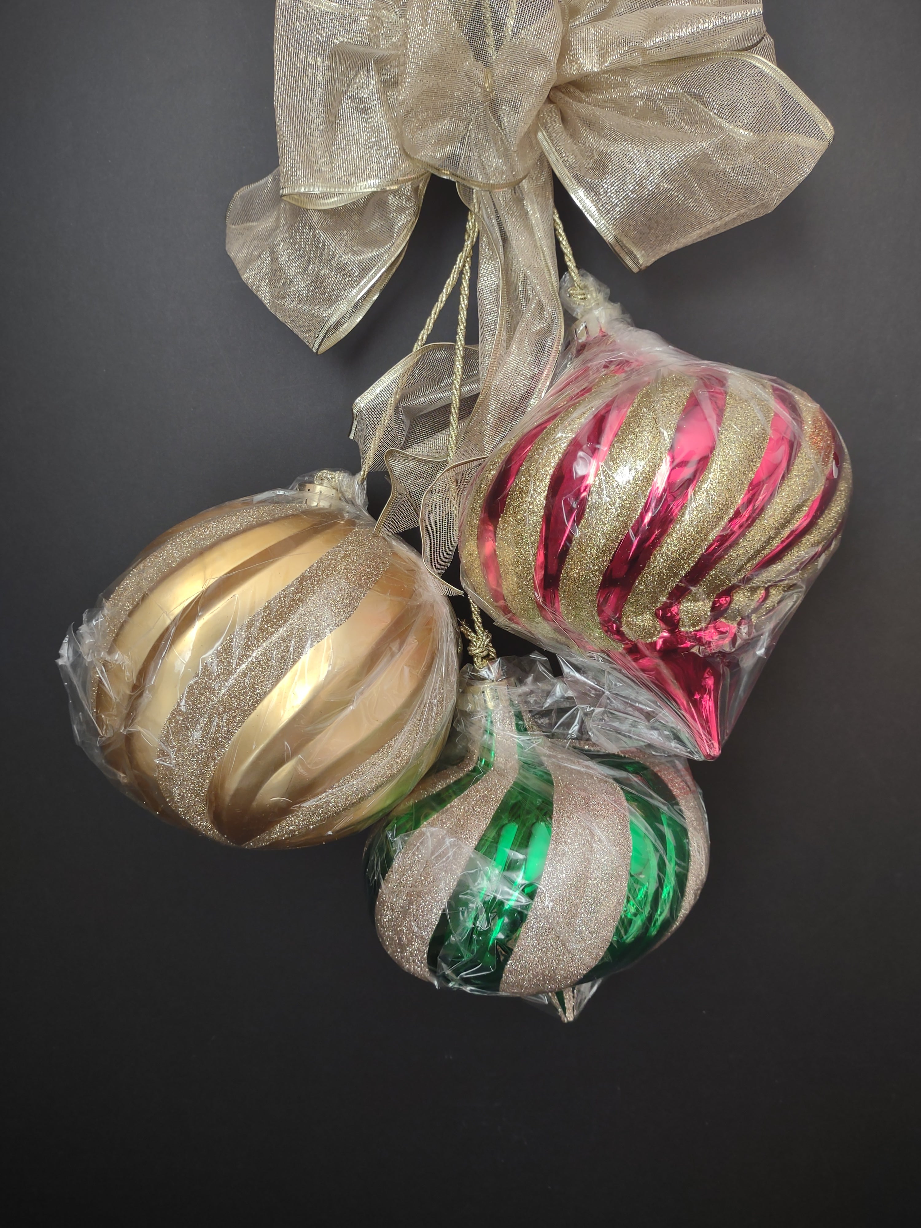 Christmas Holiday Set of 3 Large 5" Ornaments (lot 1285)
