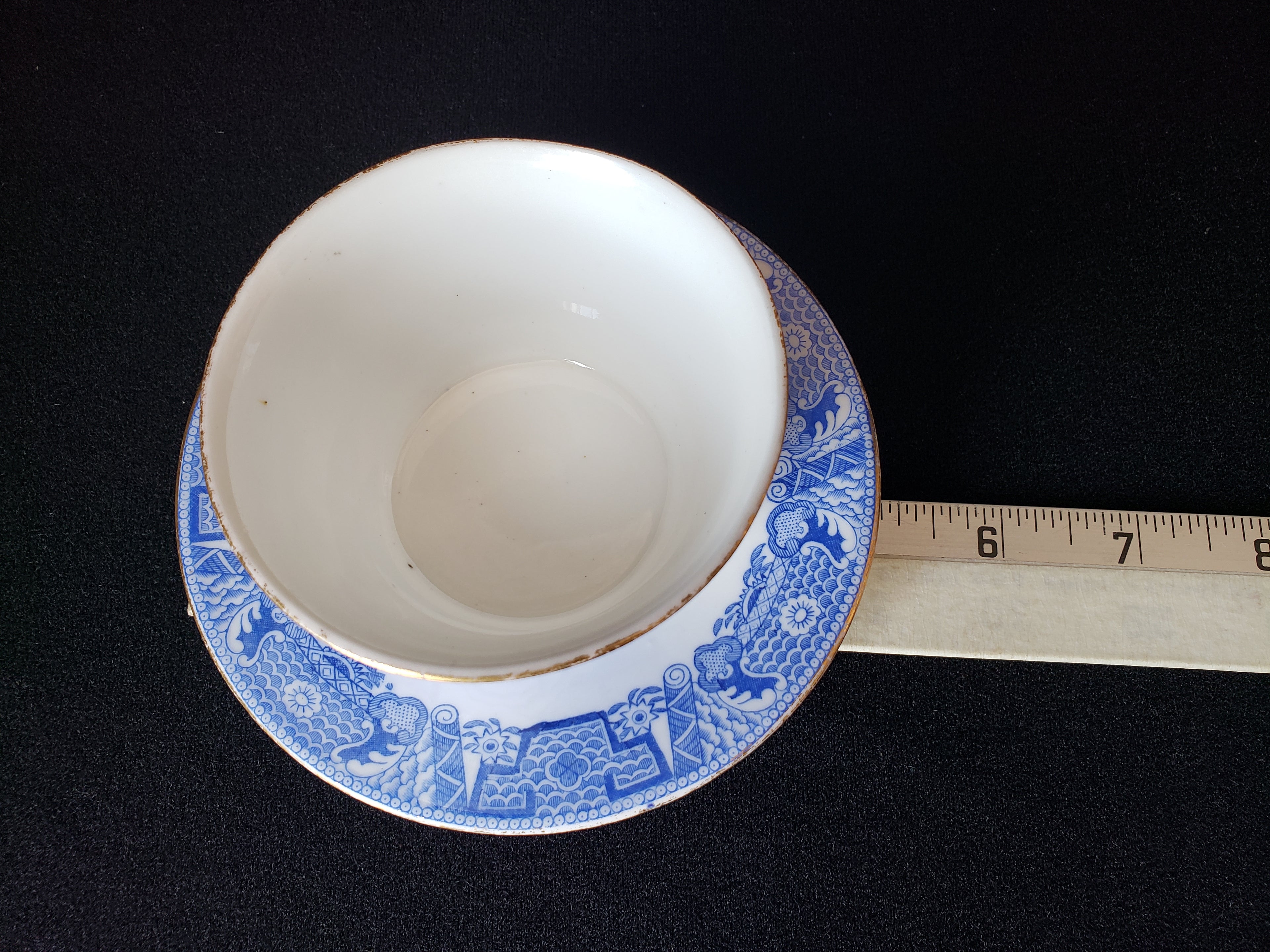 Vintage Royal Worcester Tea Cup Attached to Saucer Blue and White (lot 2076)