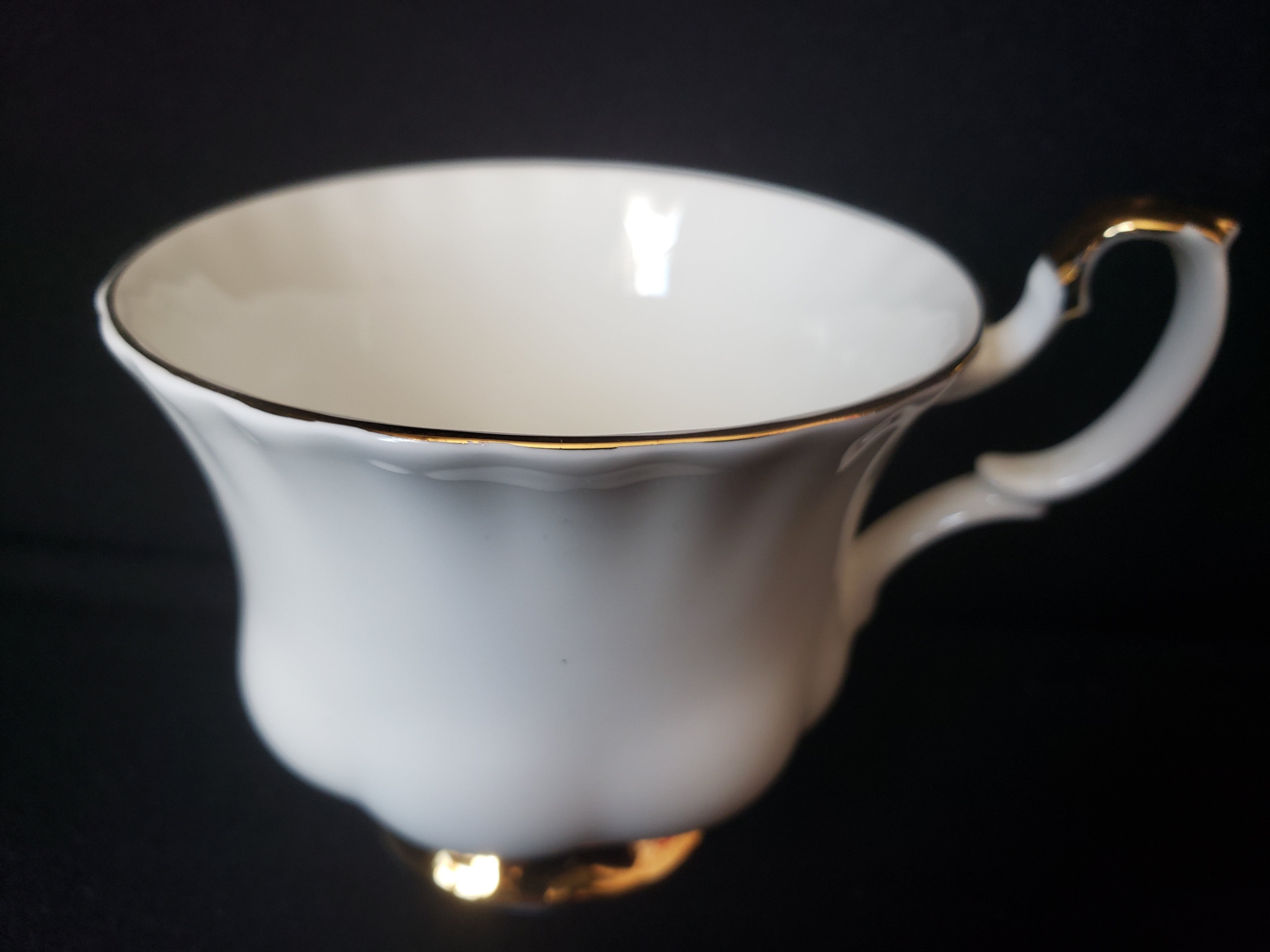 Vintage Royal Albert Bone China Val D'Or Tea Cup ONLY (lot 2022)