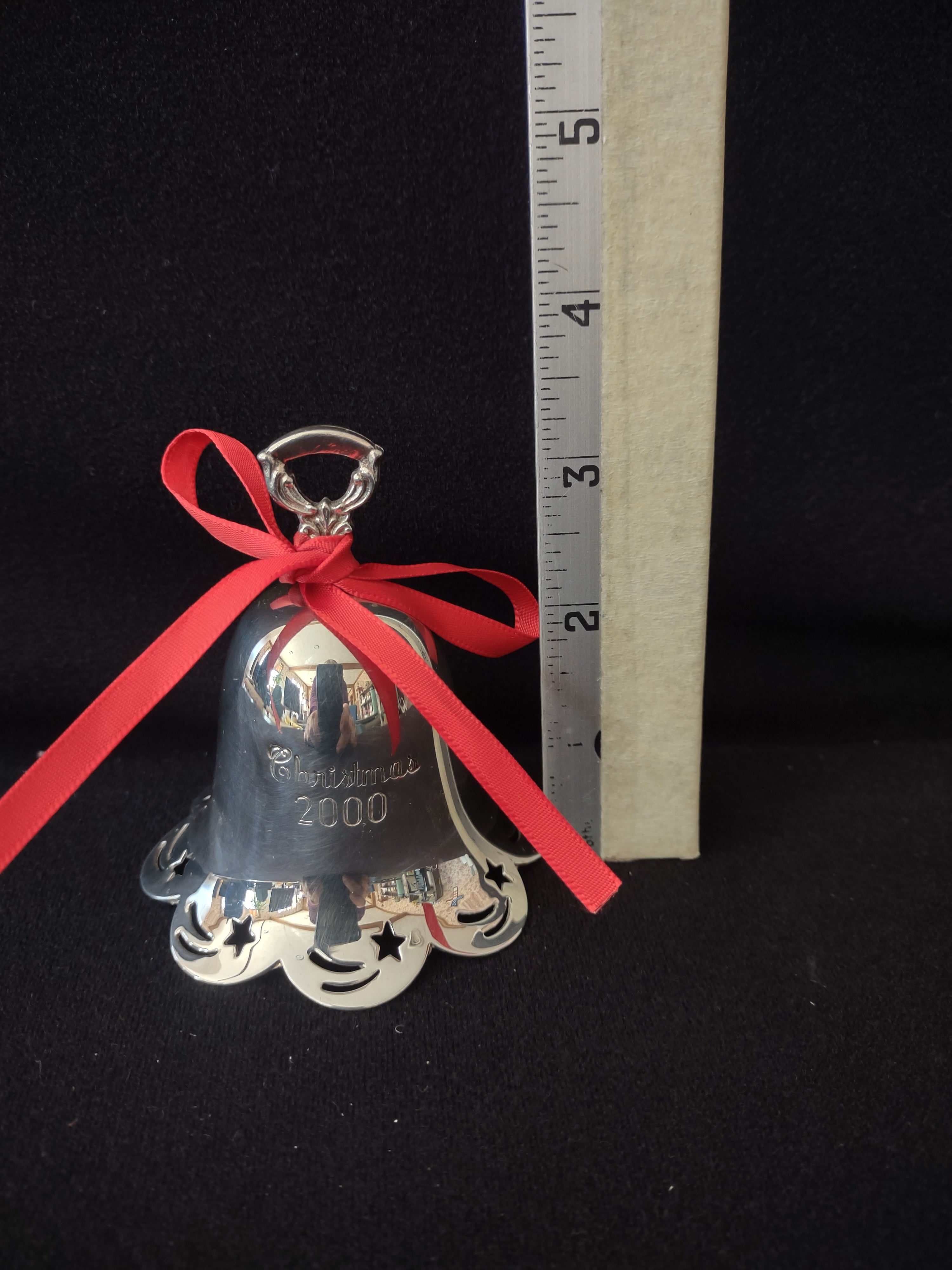 Vintage 2000 Towle Silver Plated Engraved Christmas Bell (Lot 4133)