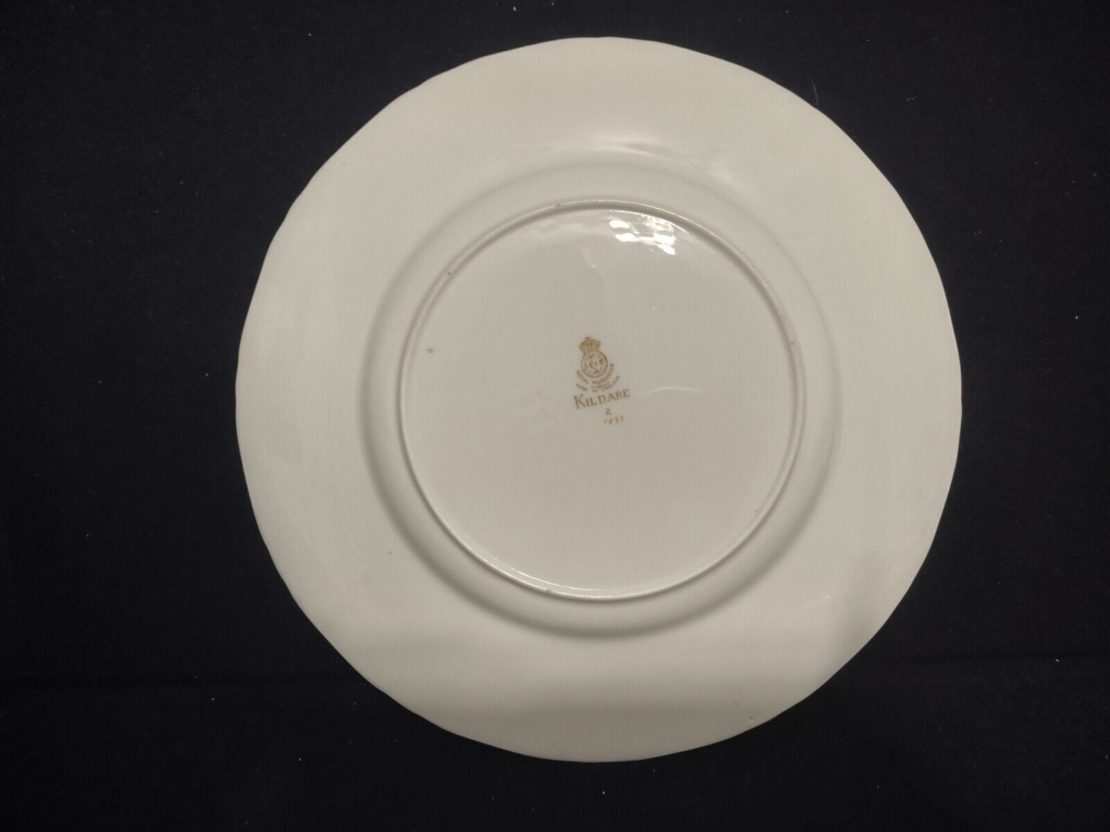 092 Vintage Royal Worcester KILDARE England Dinner Plate Red Rose 10-3/4"