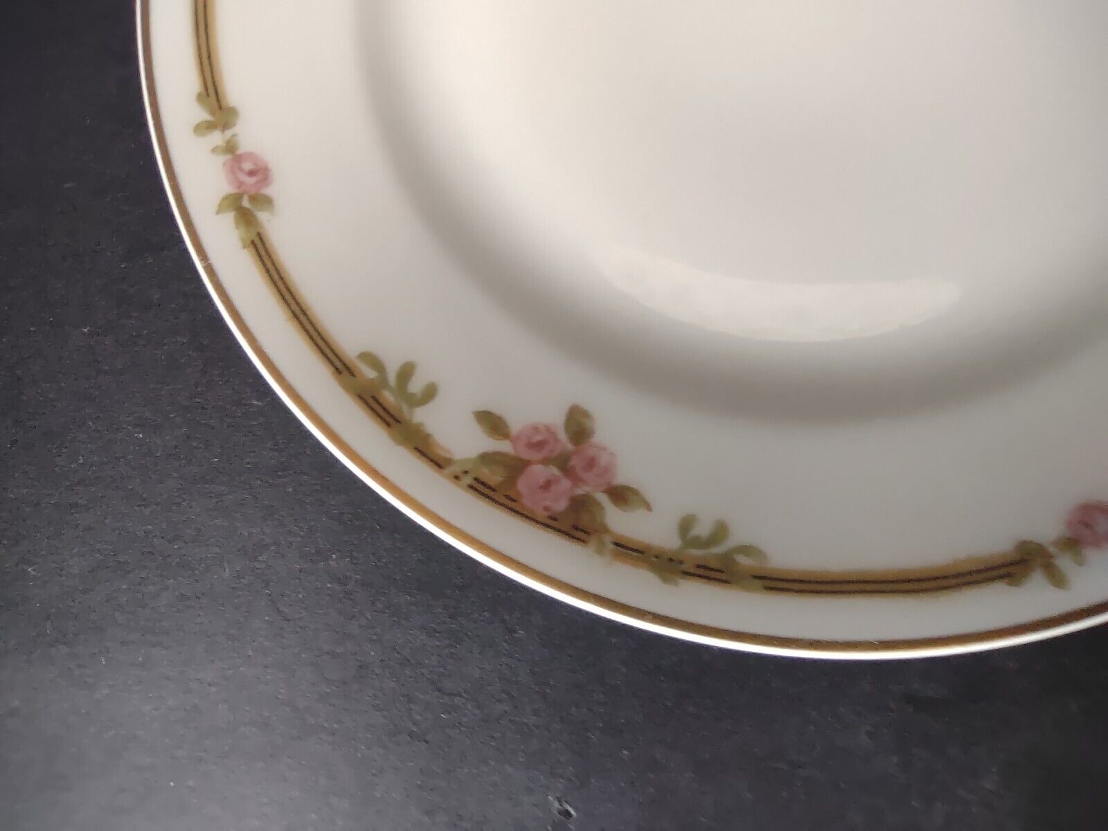 Haviland Limoges Schleiger 625 A Red Rose 2 x Dessert Plate 6-1/4" (lot 539