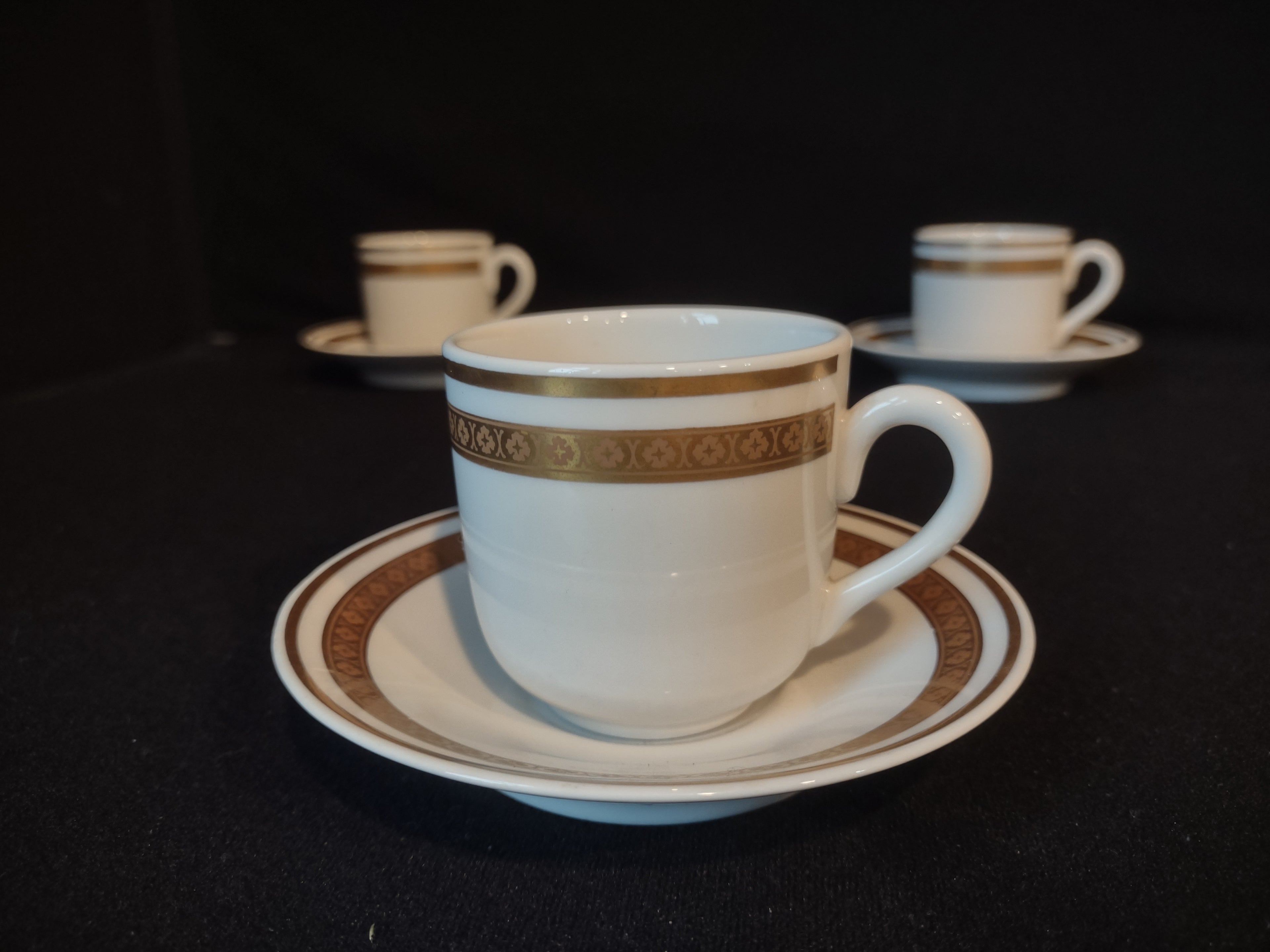 Set of 3 Demitasse Cup Espresso Mayer China Gold Band (lot 2781c)