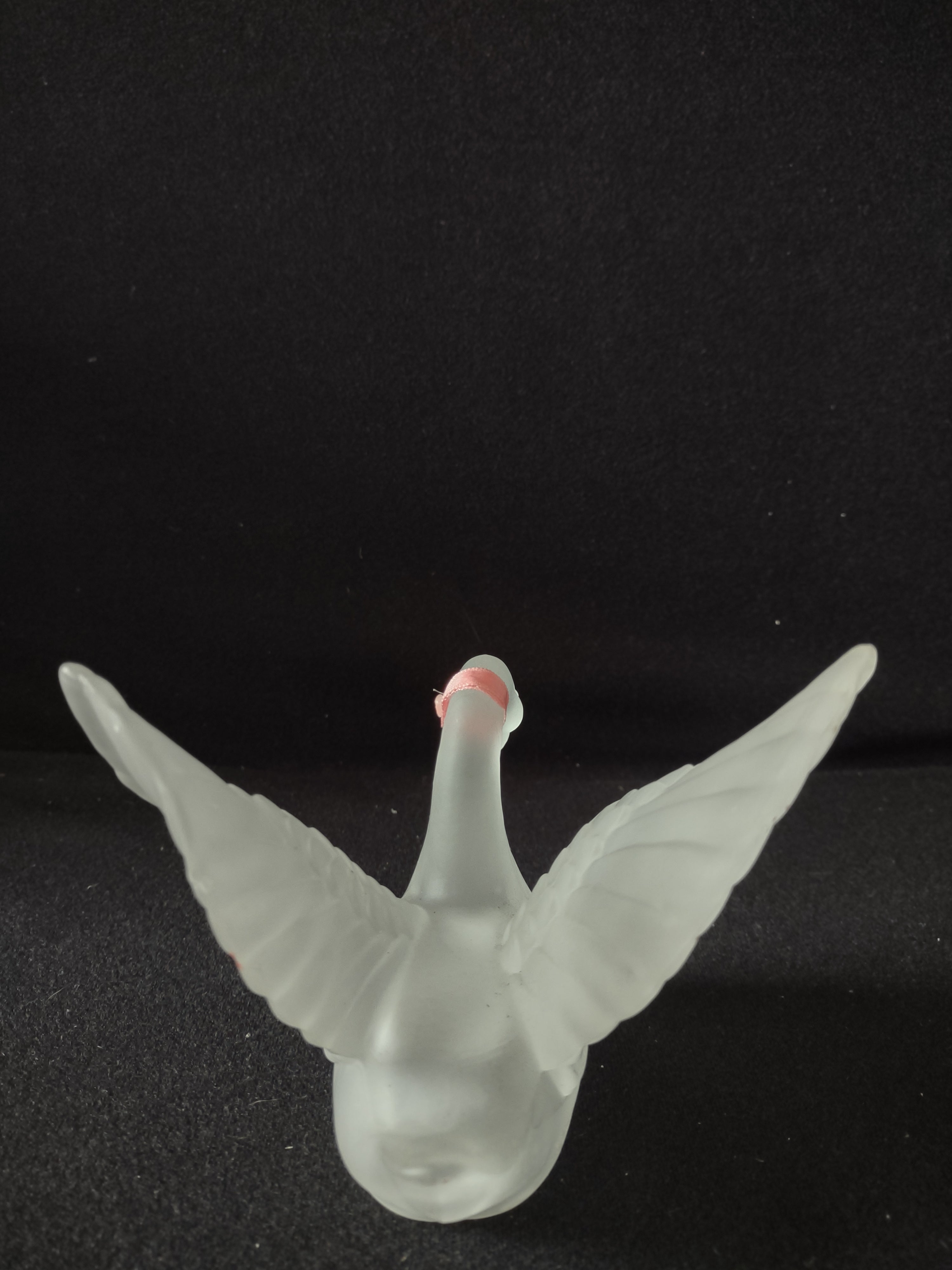 Vintage Frosted Crystal Graceful Swan Expanded Wings (Lot 5238)