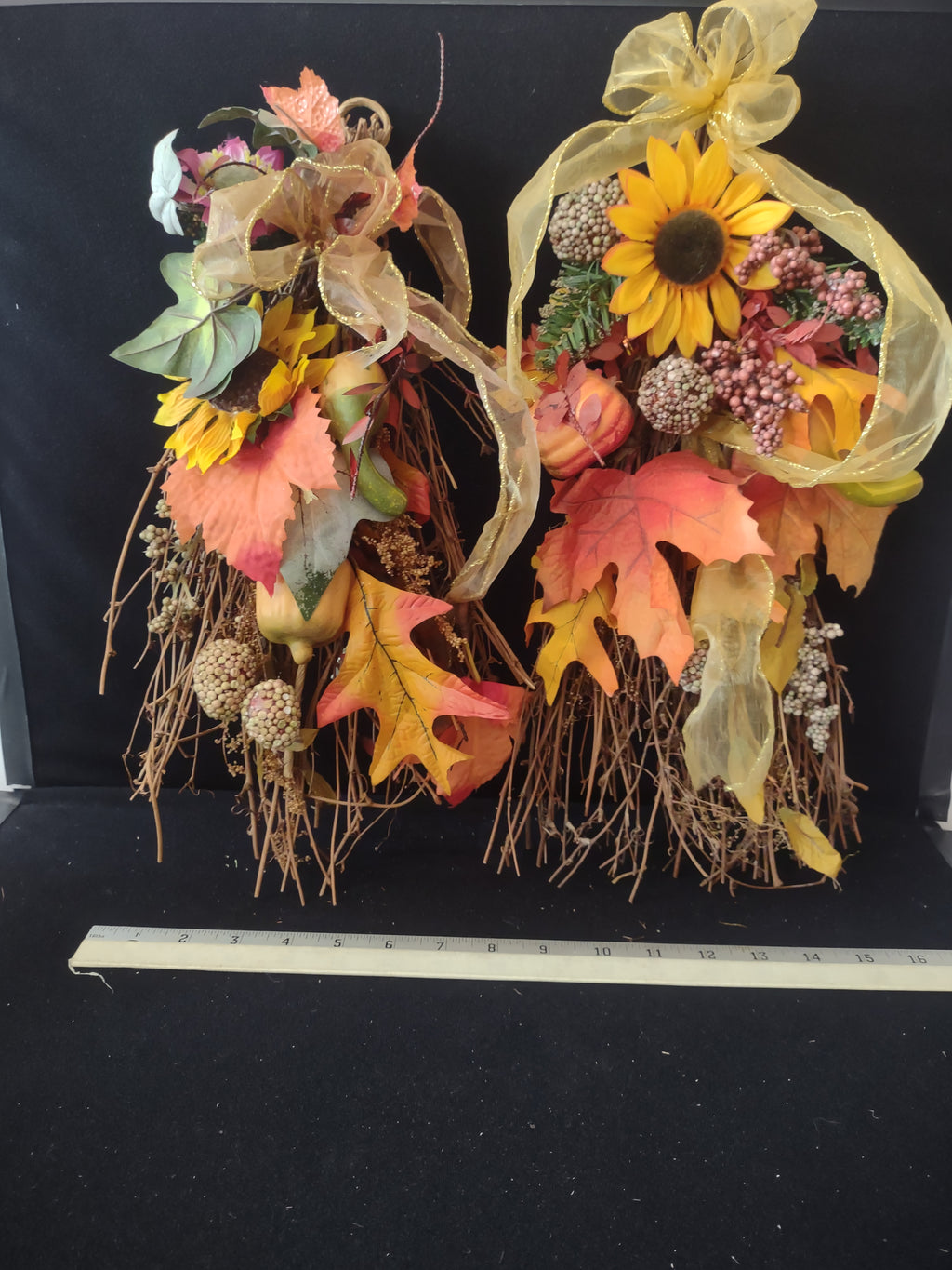 Rustic Thanksgiving/Halloween/Fall Sunflower Leaf Twig Wall Hangings (Lot 3457)