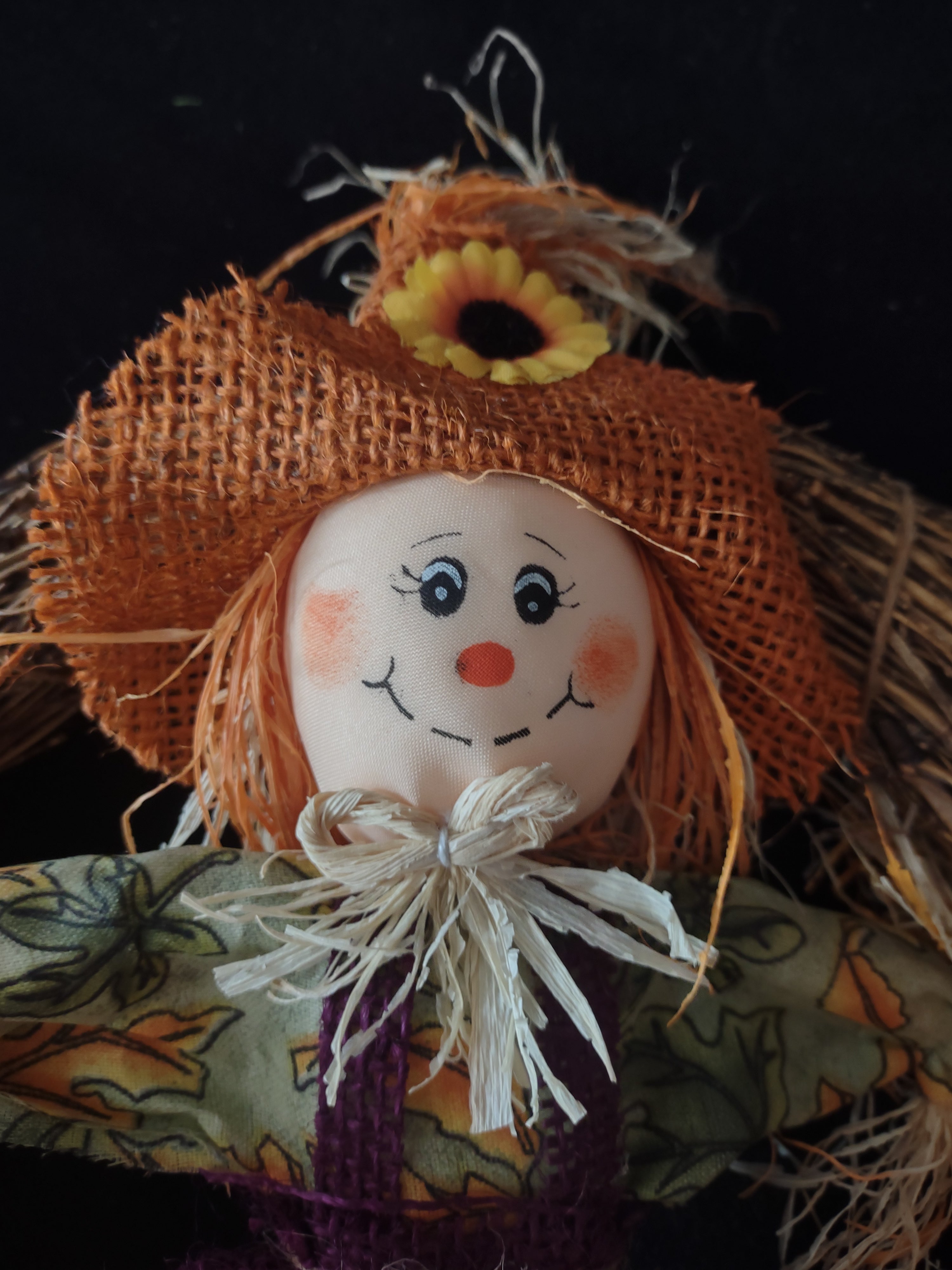 Halloween/Thanksgiving/Fall Scarecrow Leaf Pumpkin Fruit Twig Wreath (Lot 3455)