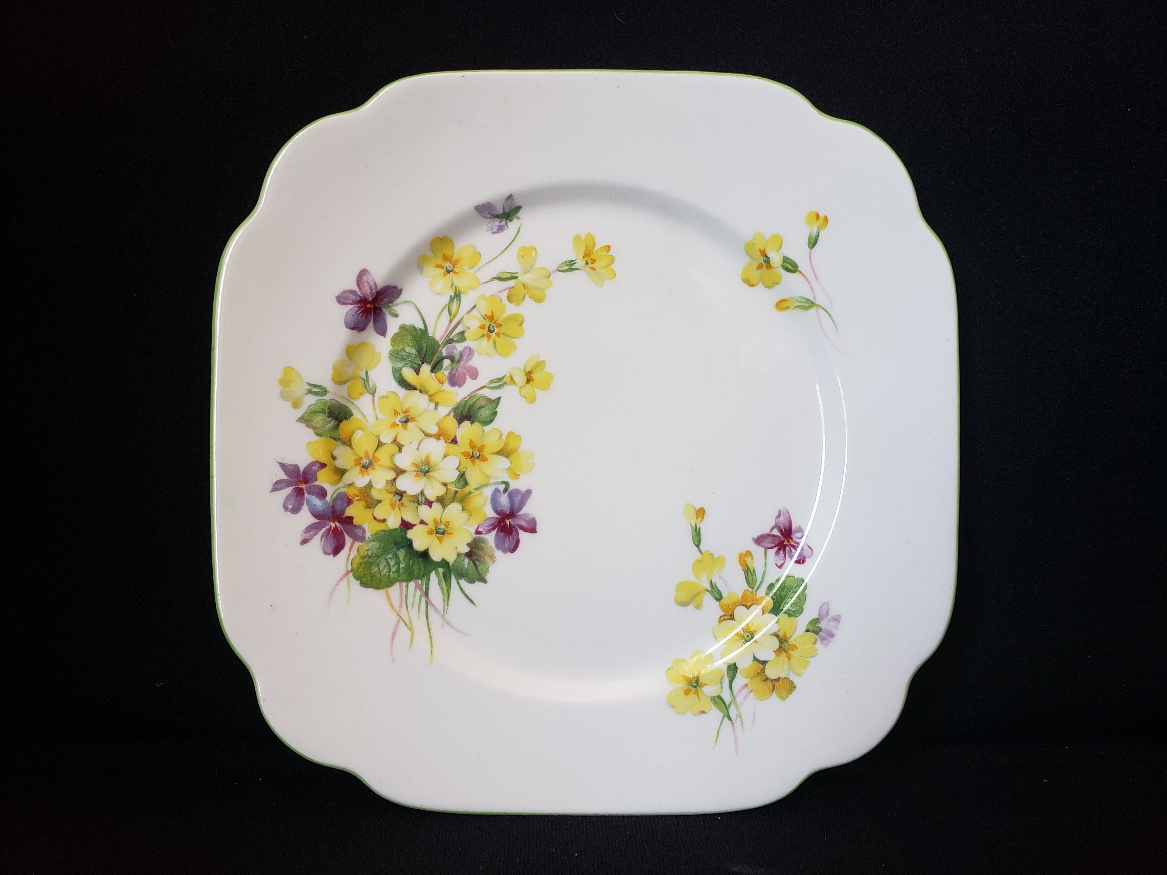 Vintage Royal Albert Primulette Square Dessert Plate 6-3/4" (lot 2029)