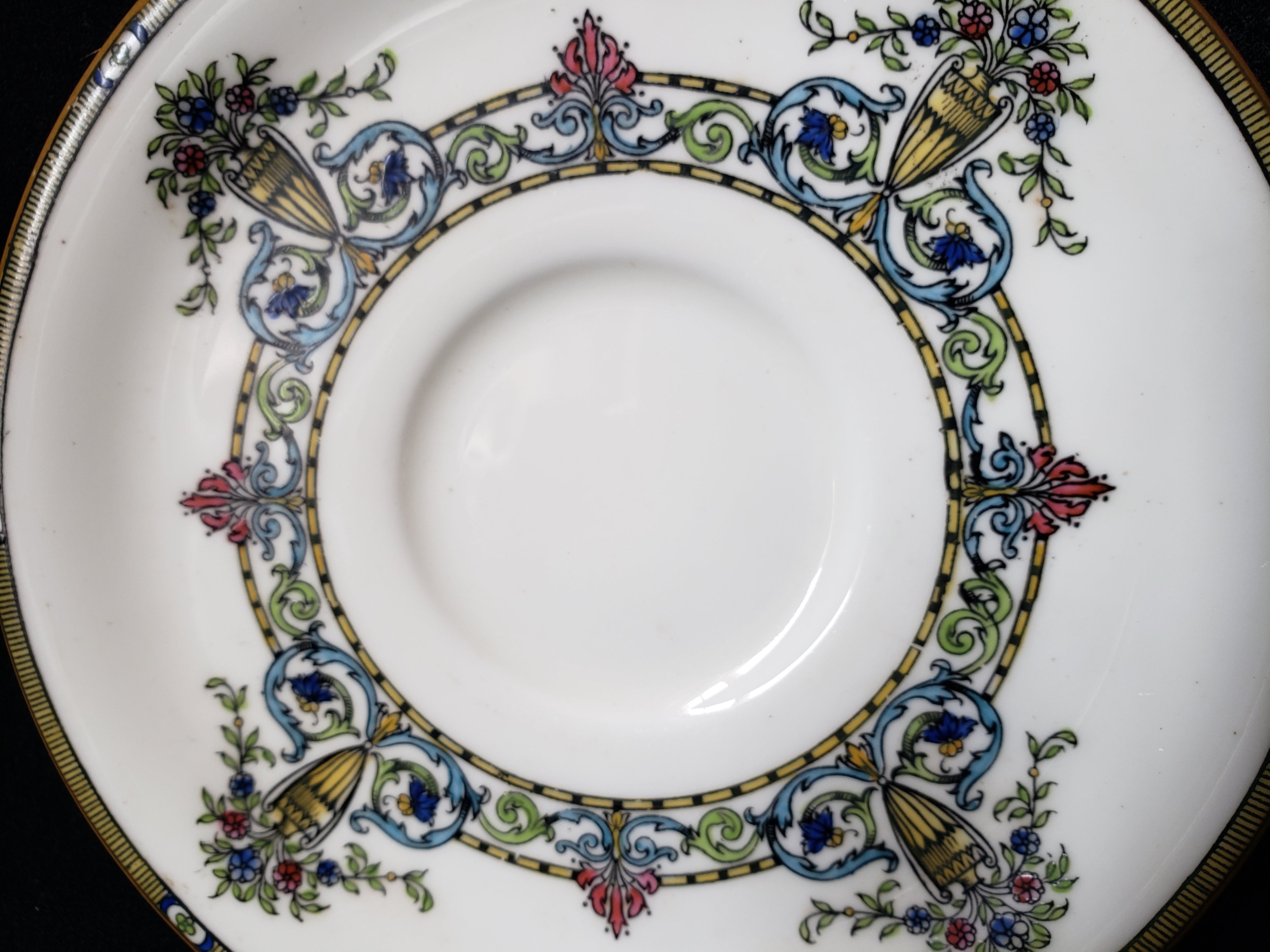 Vintage Royal Worcester Doncaster Saucer ONLY (lot 2078)