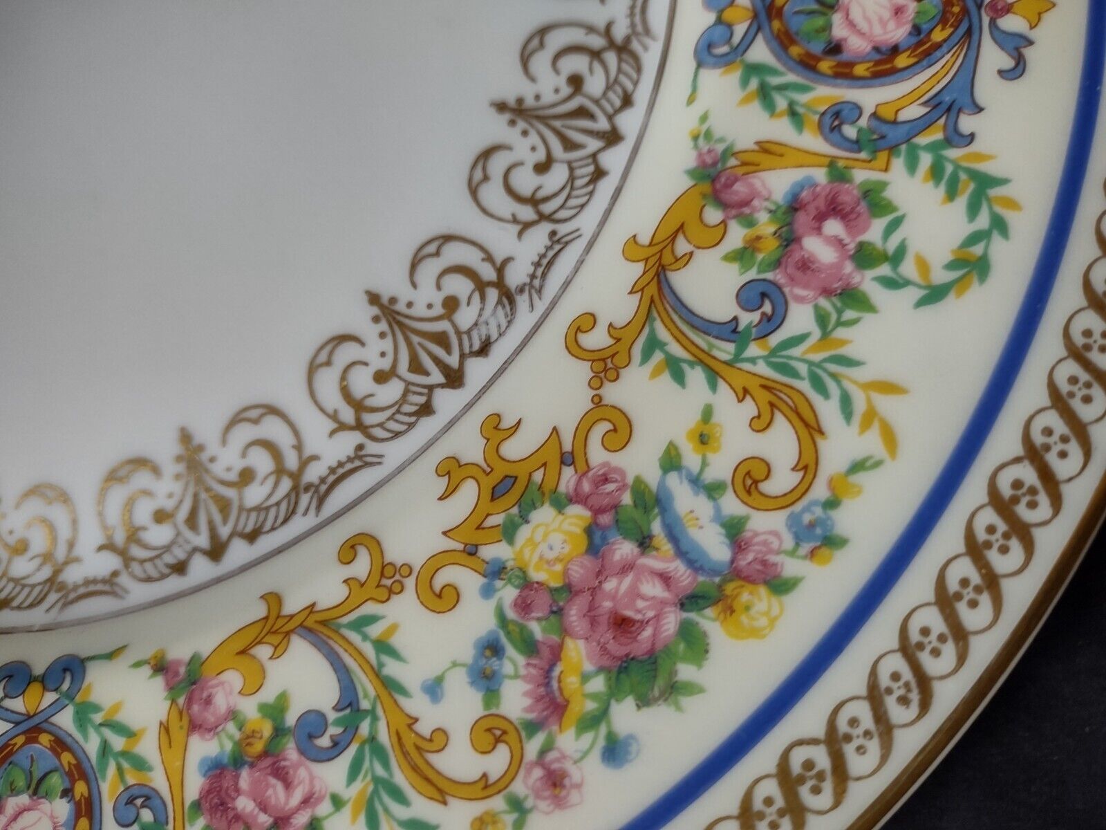 Ahrenfeldt Limoges Gold Trim Ornate Design Blue Dinner Plate 10-7/8" (lot 641)