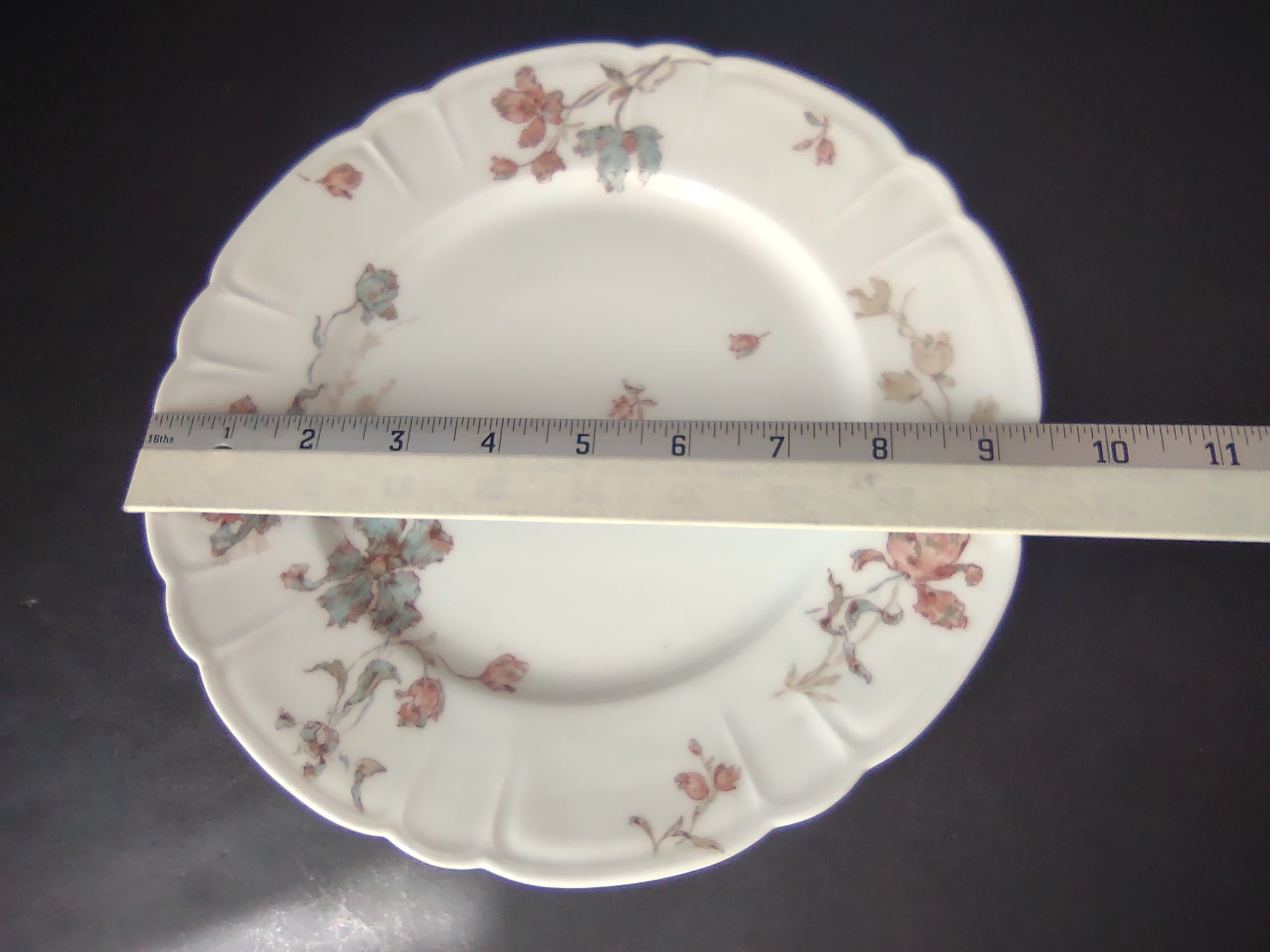 Antique 1889 Haviland Limoges Blue Red Flower Dinner Plate (lot 950)
