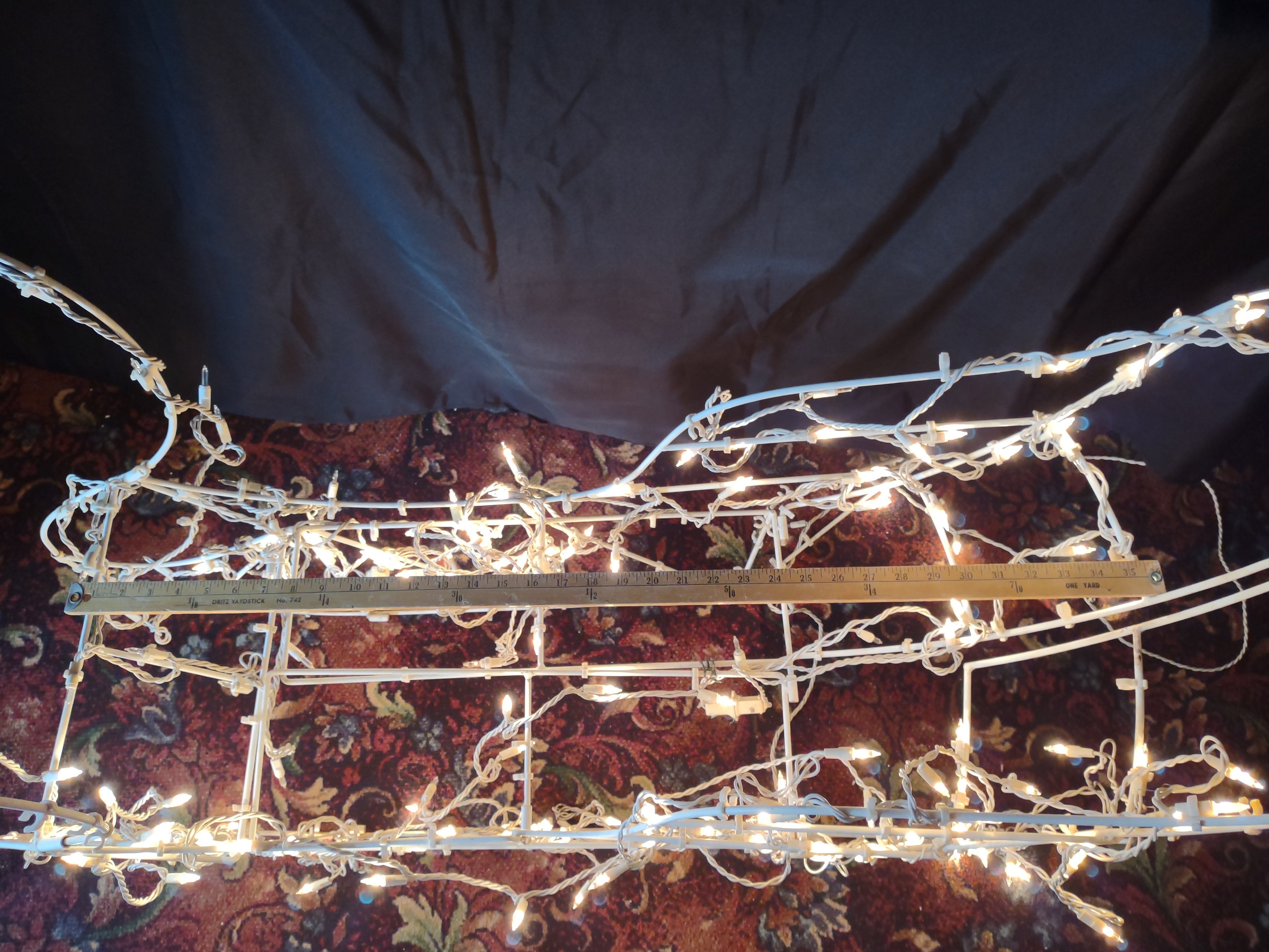 Vintage Christmas Santa Sley White Outdoor MOSTLY Lights Up (lot 3482)