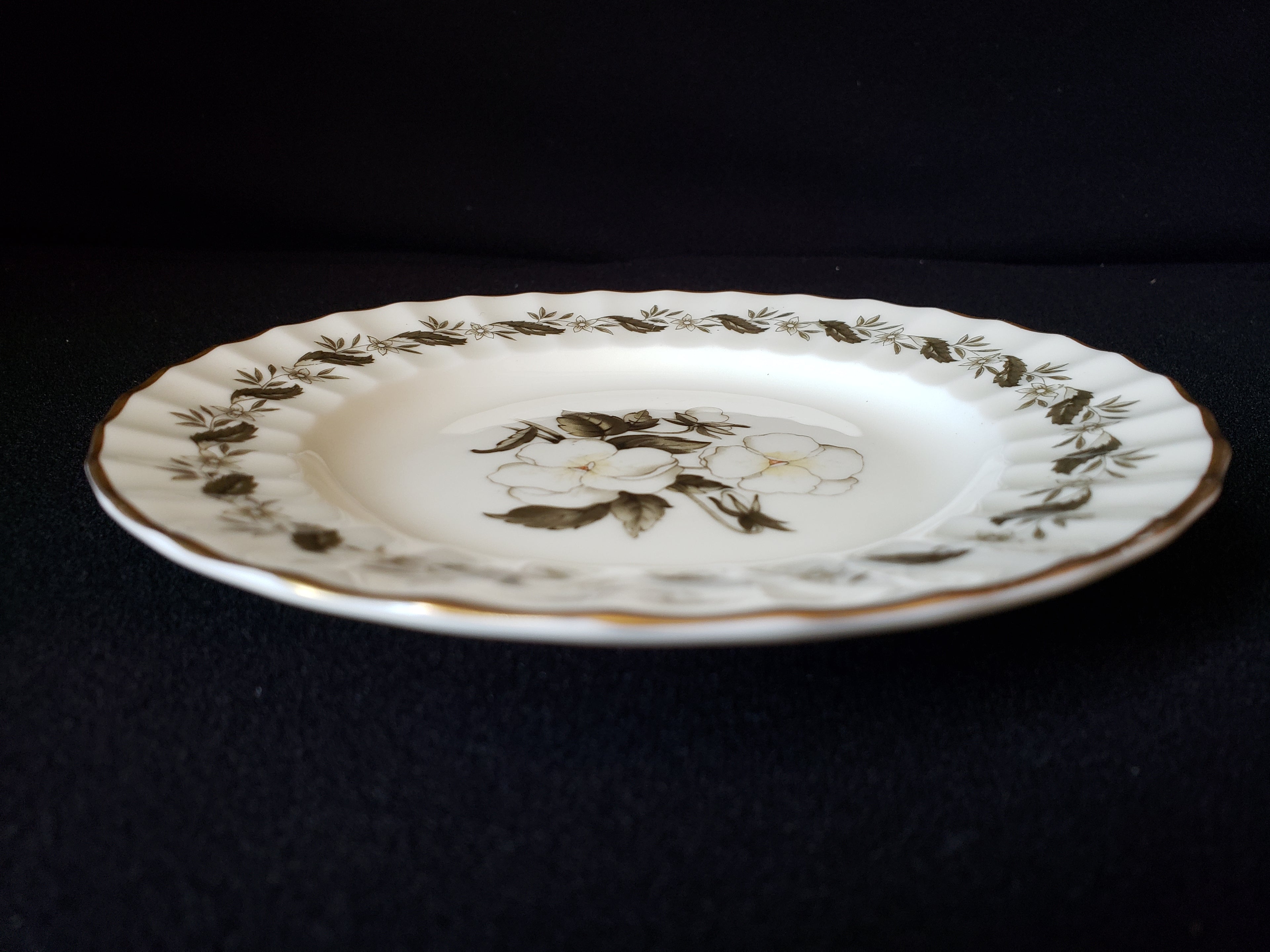 Vintage Royal Worcester Engadine Bread or Dessert Plate 6" (lot 2128)