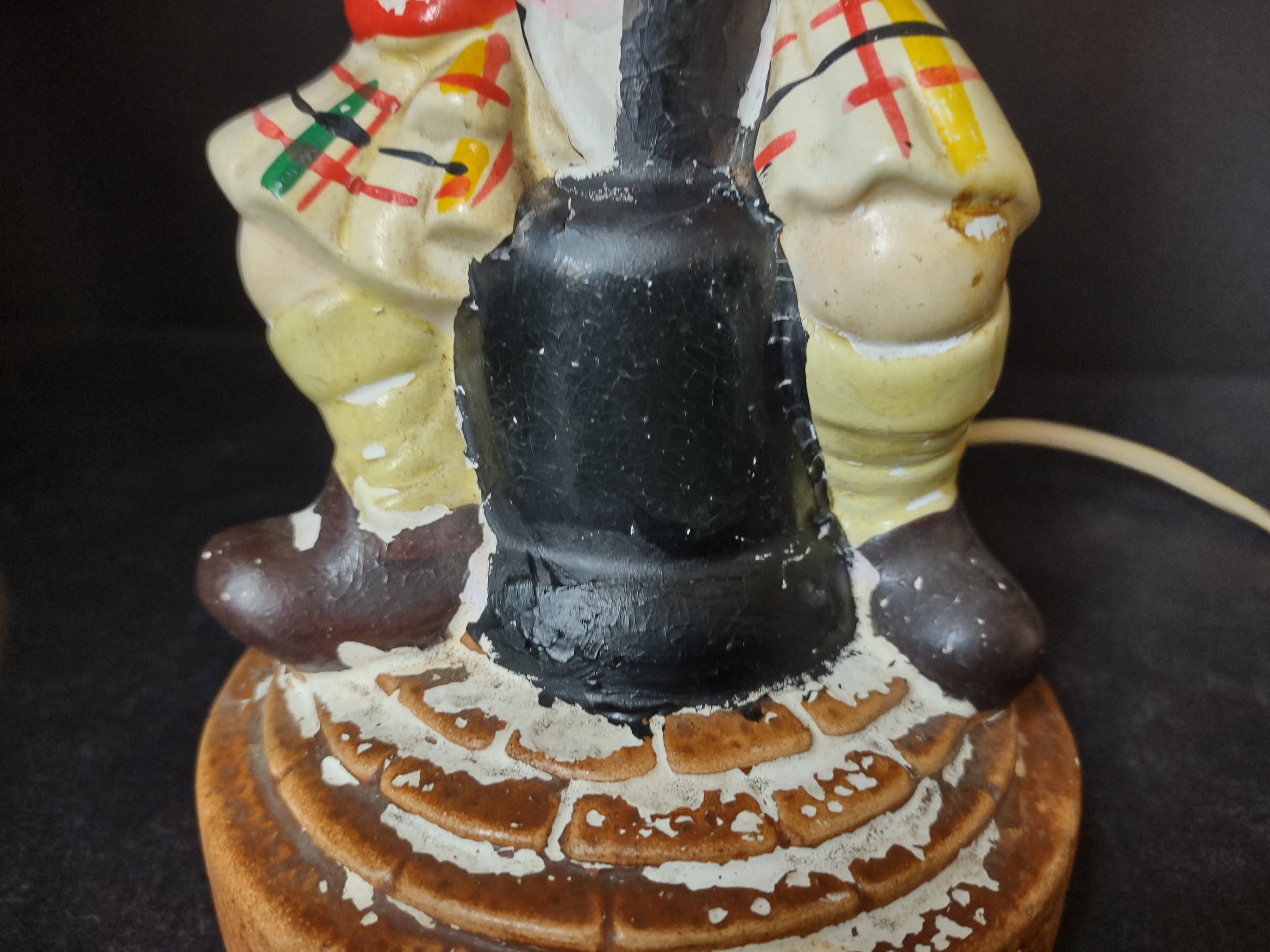 Vintage Lamp Post Scottish Drunk Man NO Shade Peeling Paint (lot 2585)