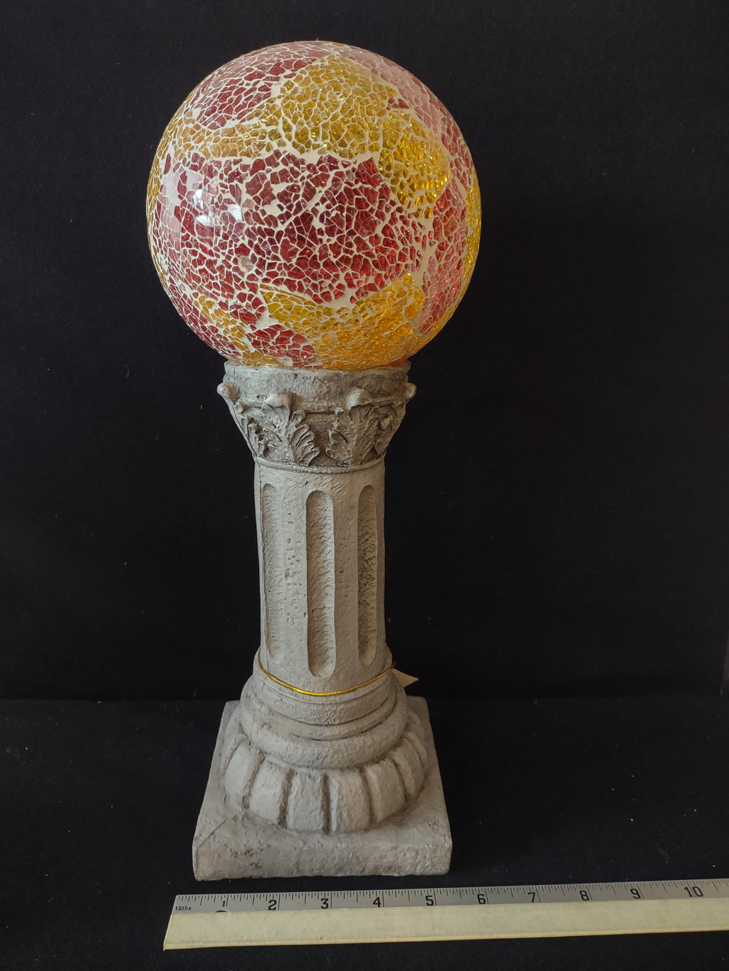 Mosaic Stained Glass Solar Powered Crackled Ball On Pedestal (Lot 3493)