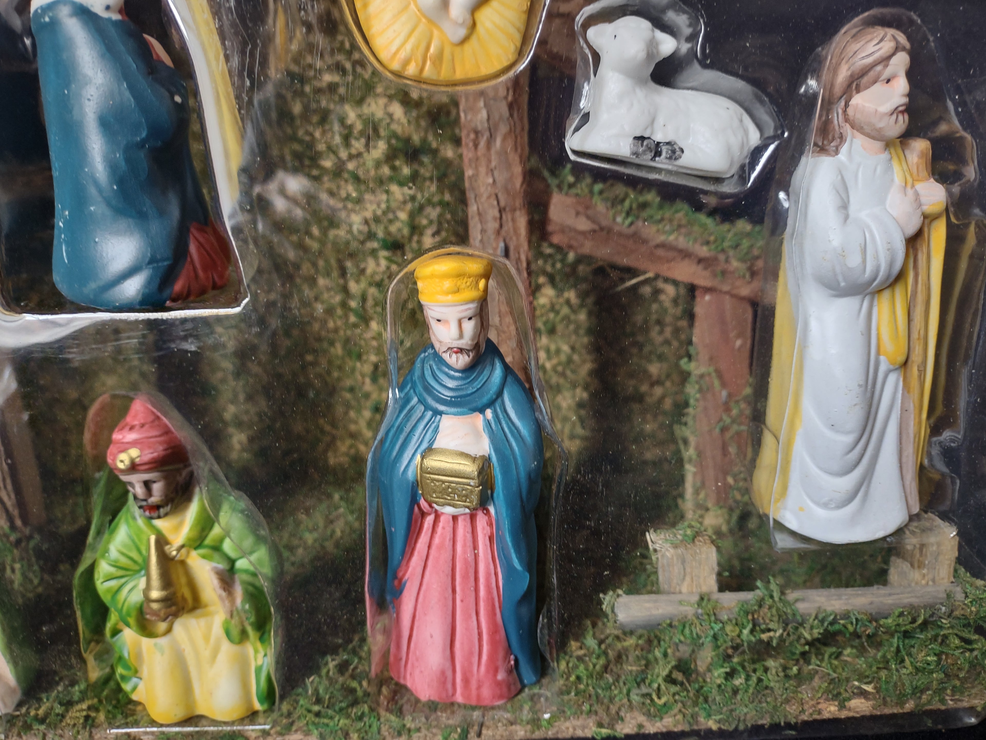 Christmas Porcelain Nativity Set 11 pc with Stable (lot 1587)
