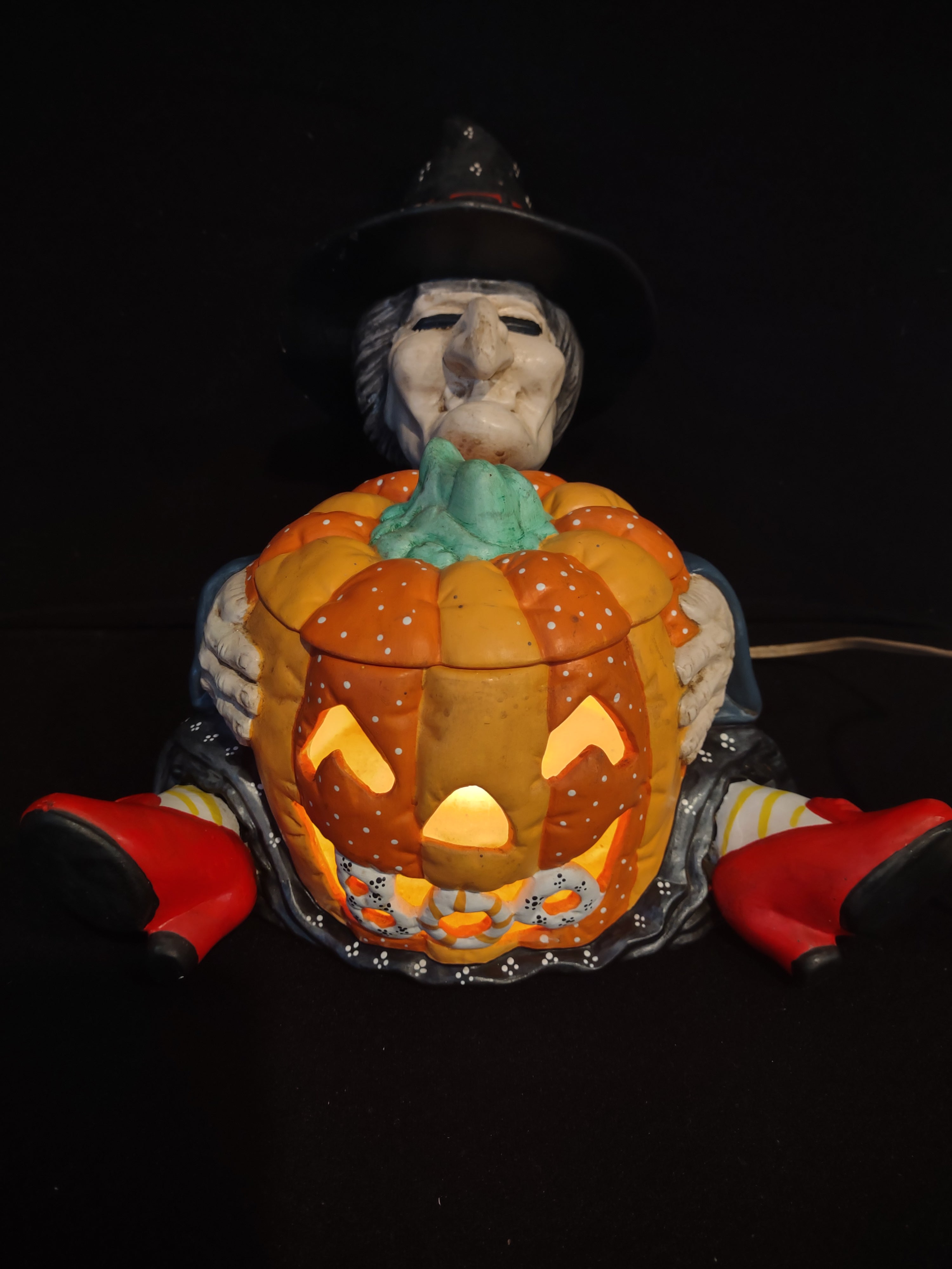 Vintage Halloween Nowell's Mold Witch with Jack-o-Lantern Pumpkin (lot 2545j)