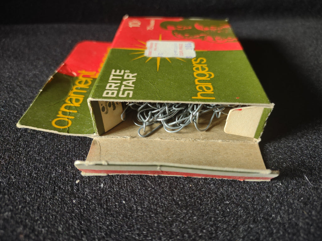 Vintage CHRISTMAS TREE Ornament 75 HOOK Hanger Box & Hooks BRITE STAR USA (3318)