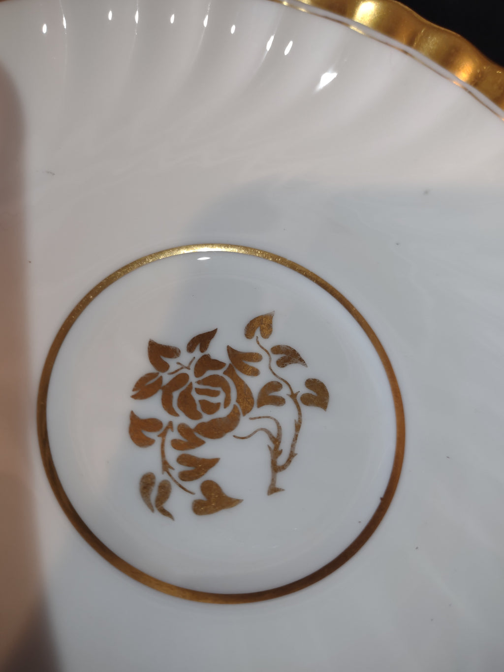 Vintage Minton Gold Rose Tea Cup Saucer Bone China Gold Trim x 3 (Lot 5430)