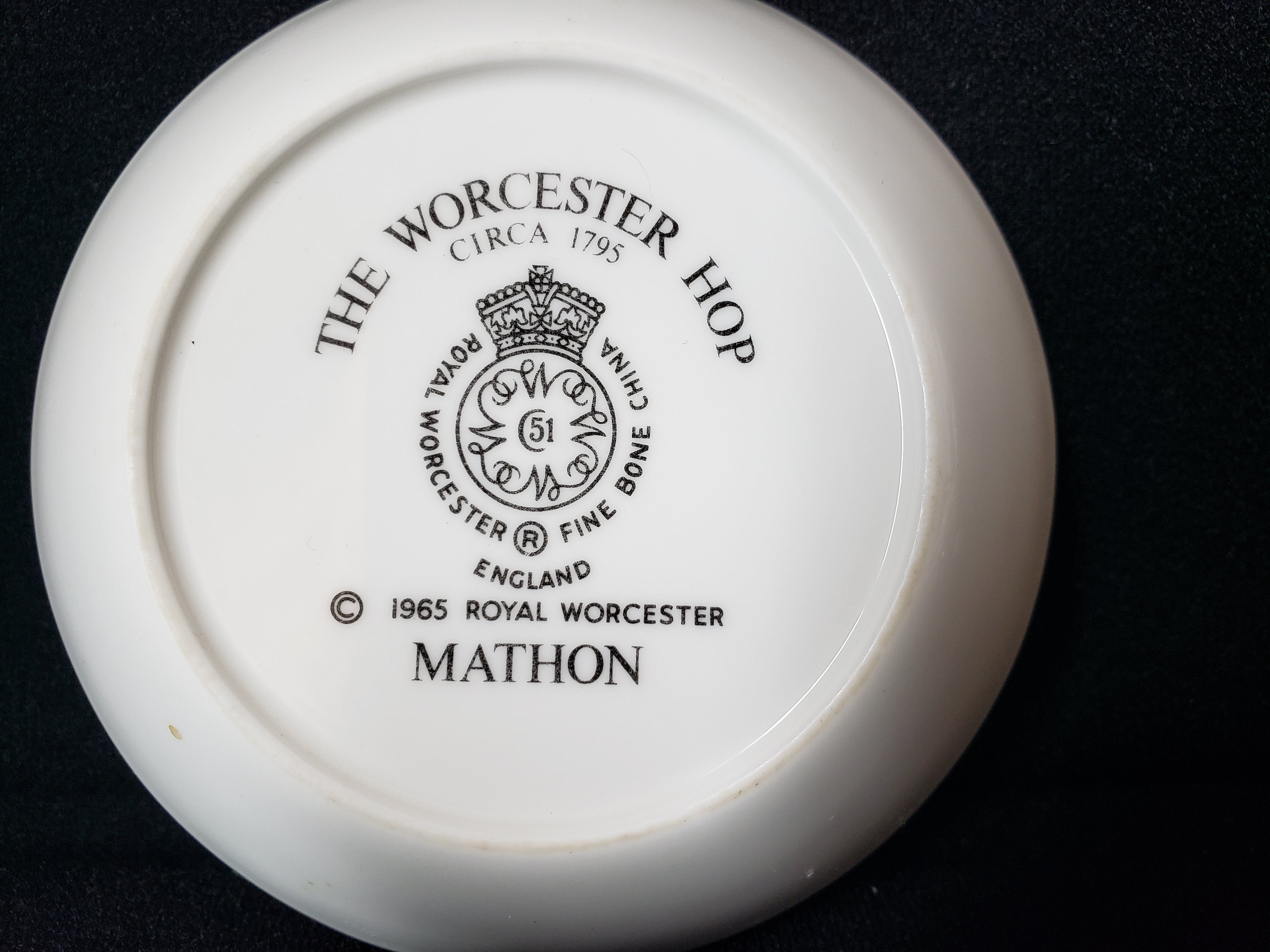 Vintage Royal Worcester Hop Mathon Small Dish 3-7/8" (lot 2089)
