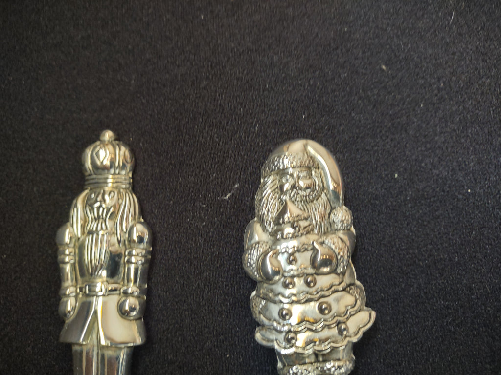 International Silver Christmas Holiday Serving Meat Fork Spoon Server (lot 1675)