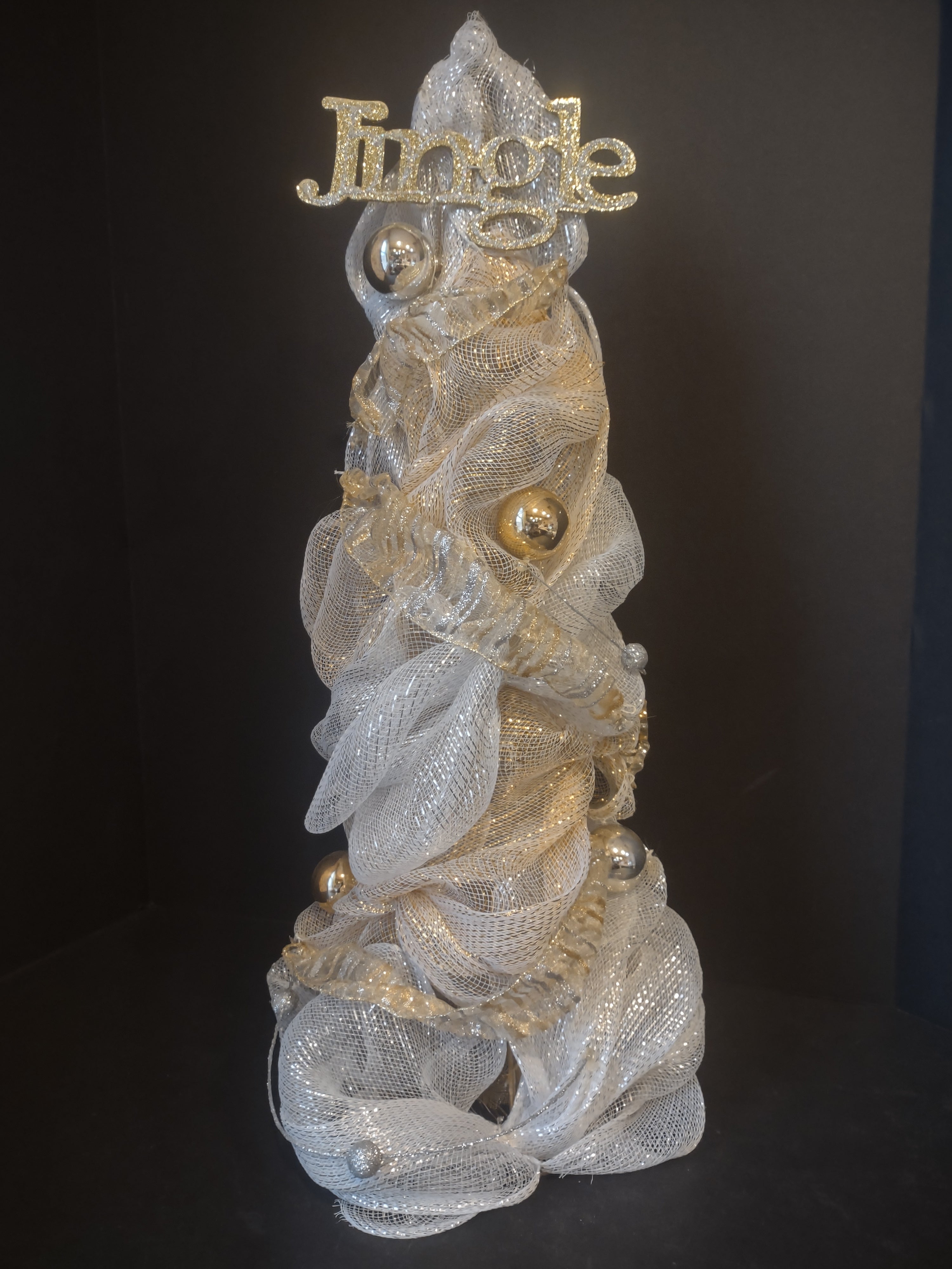 Christmas Tree Tabletop Mesh Ribbon White Gold 24" (lot 1395)