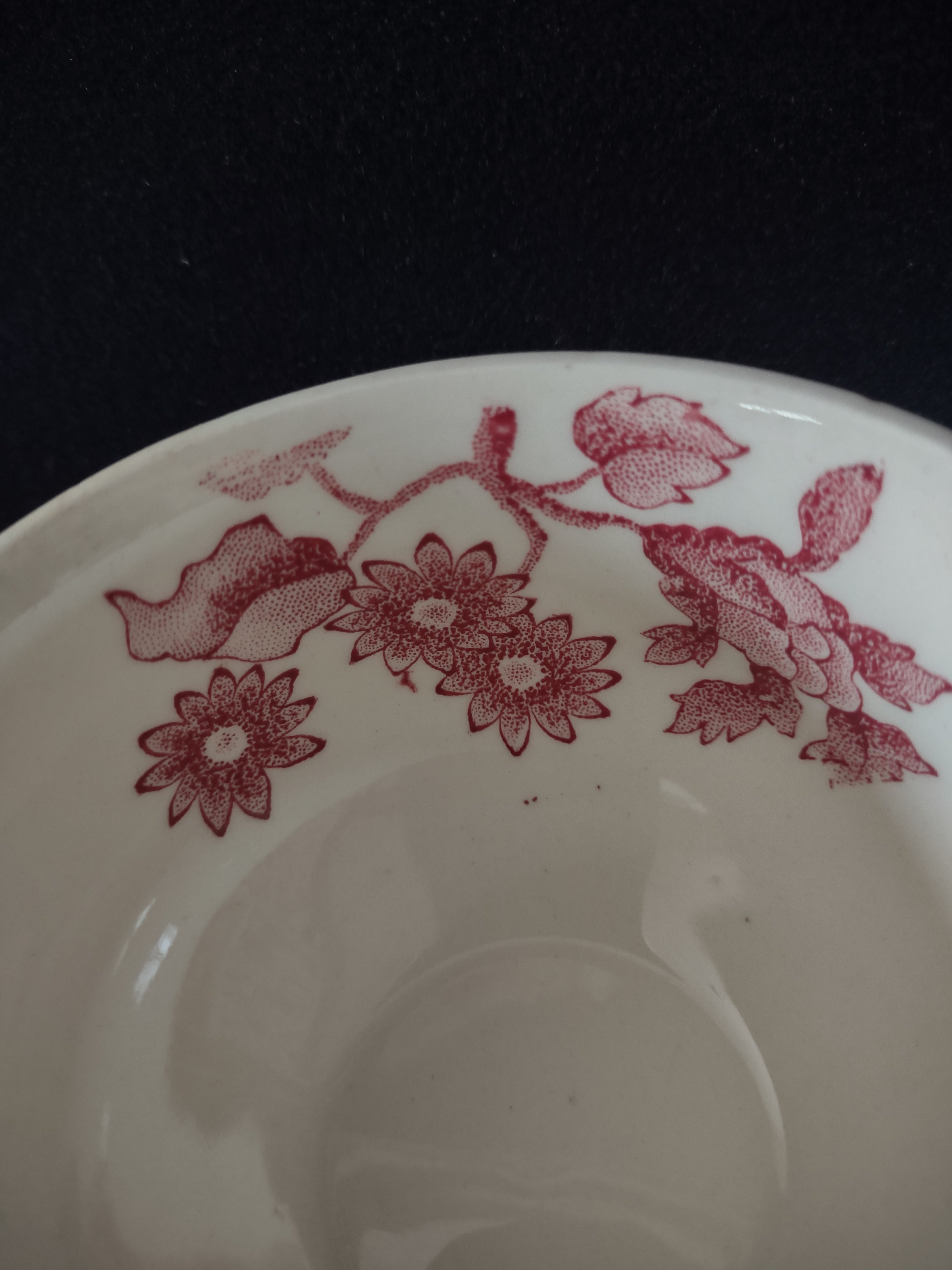 Vintage Johnson Brothers Teacup English Chippendale IMPERFECT (Lot 5565)