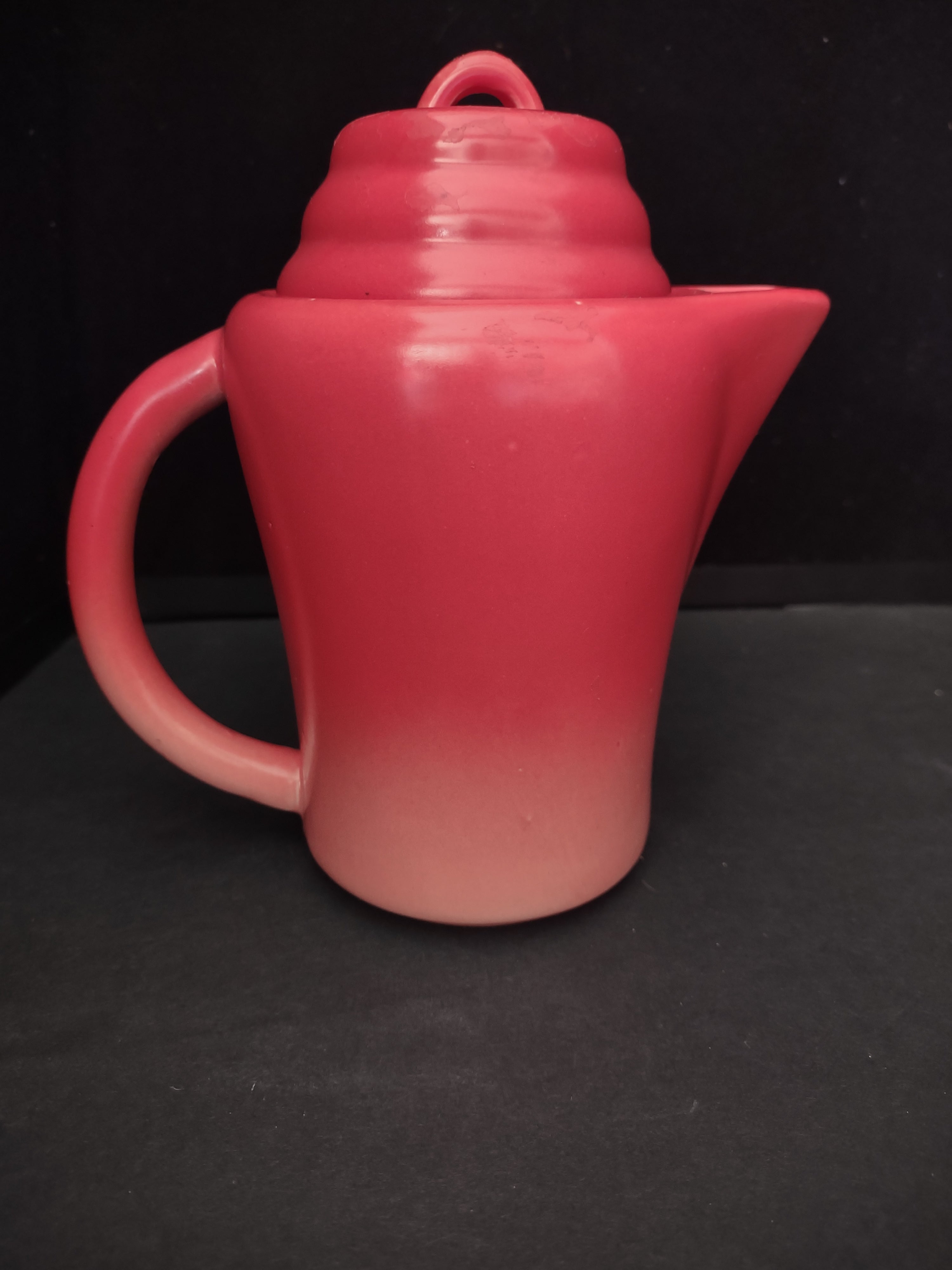 Ceramic Teapot Red Pink Ombre Beehive Lid Art Deco (Lot 5318)