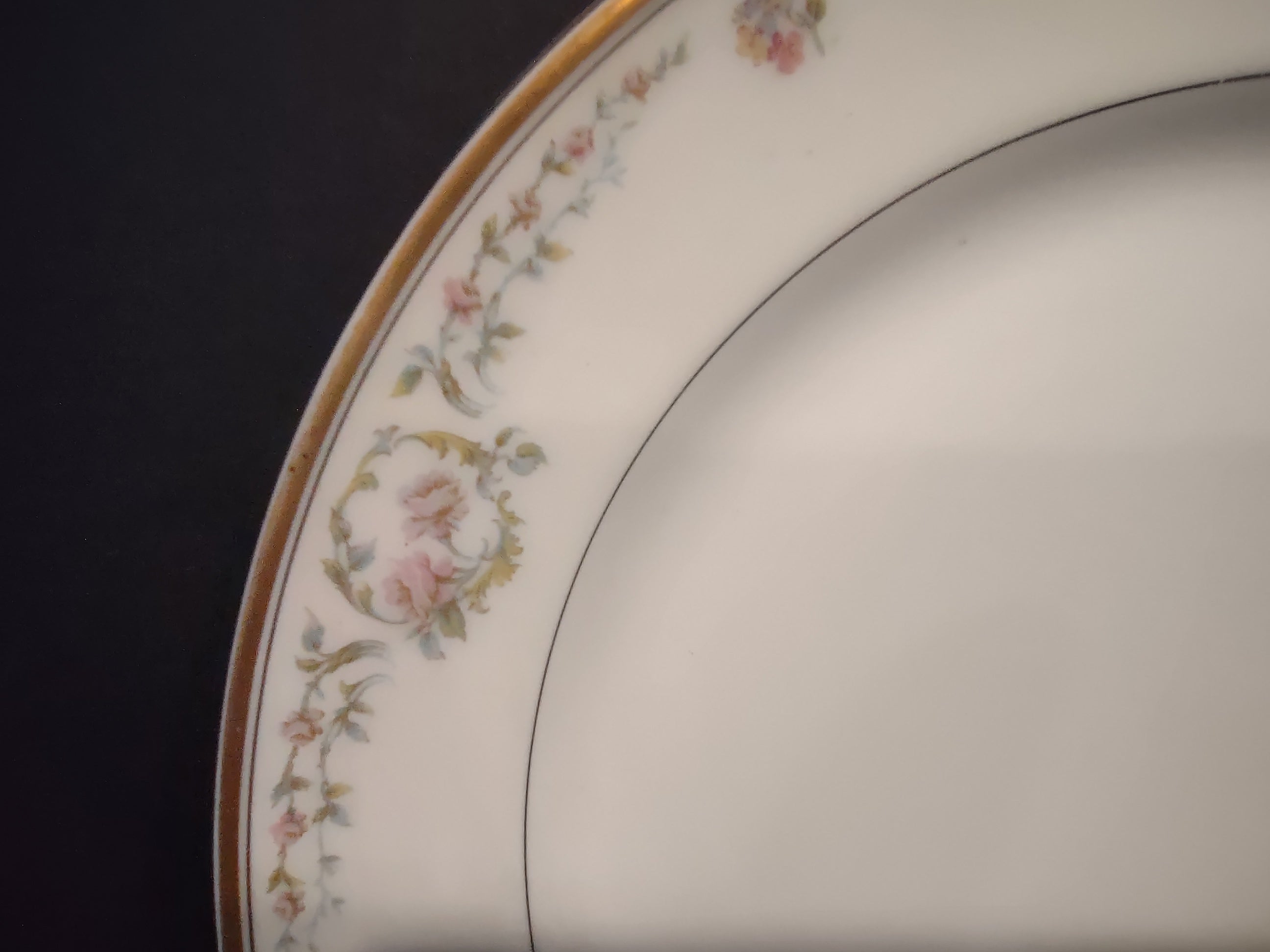 Haviland Limoges French Chic Rose Gold Trim Luncheon/Salad Plate (lot 1088)