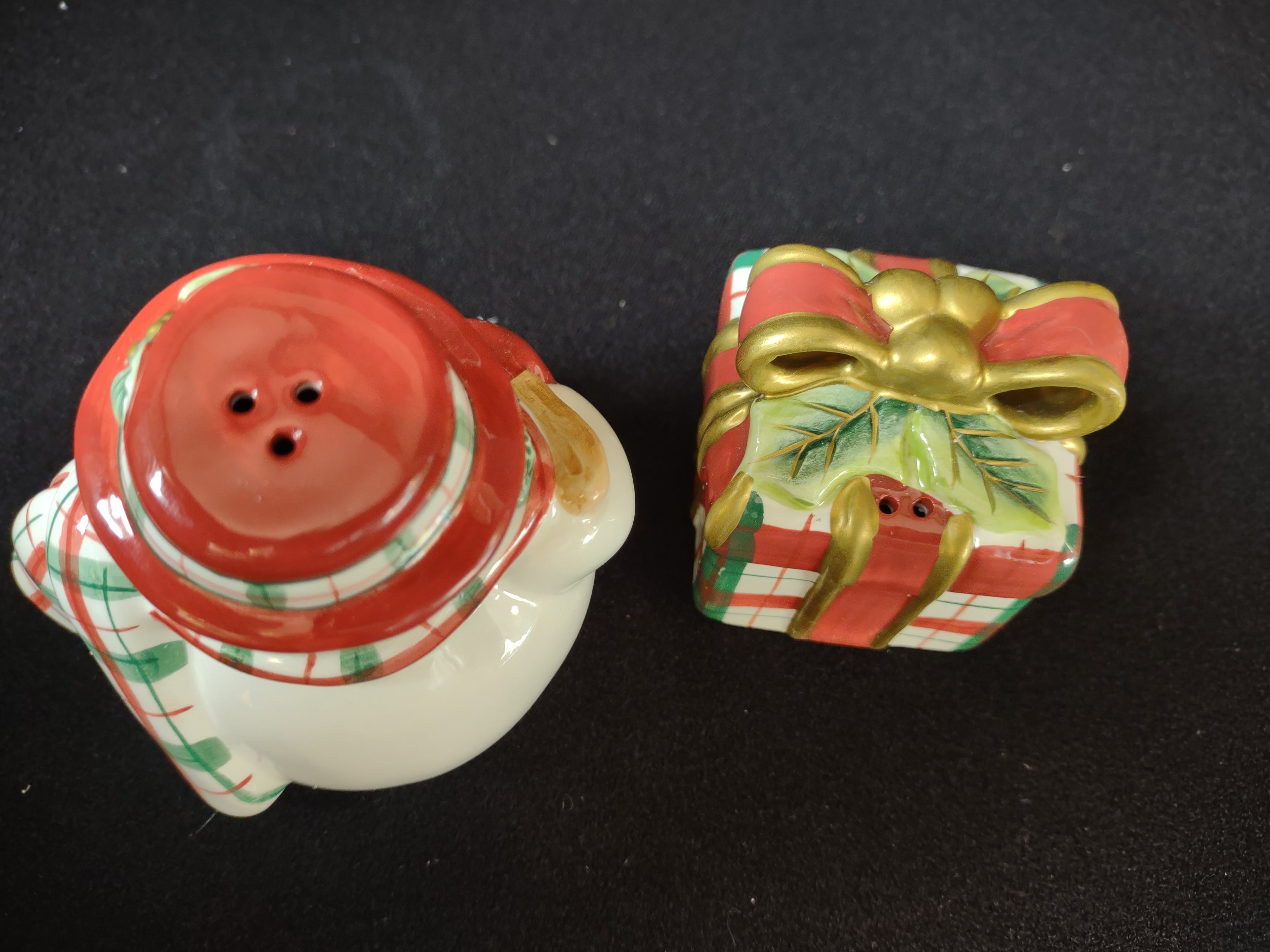 Fitz and Floyd Christmas Salt and Pepper Plaid Snowman Shakers (lot 1521)