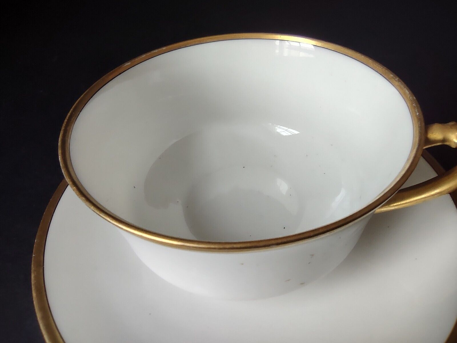 Haviland Limoges France Black & Gold Trim White 3-3/4" Teacup & Saucer (lot 676)