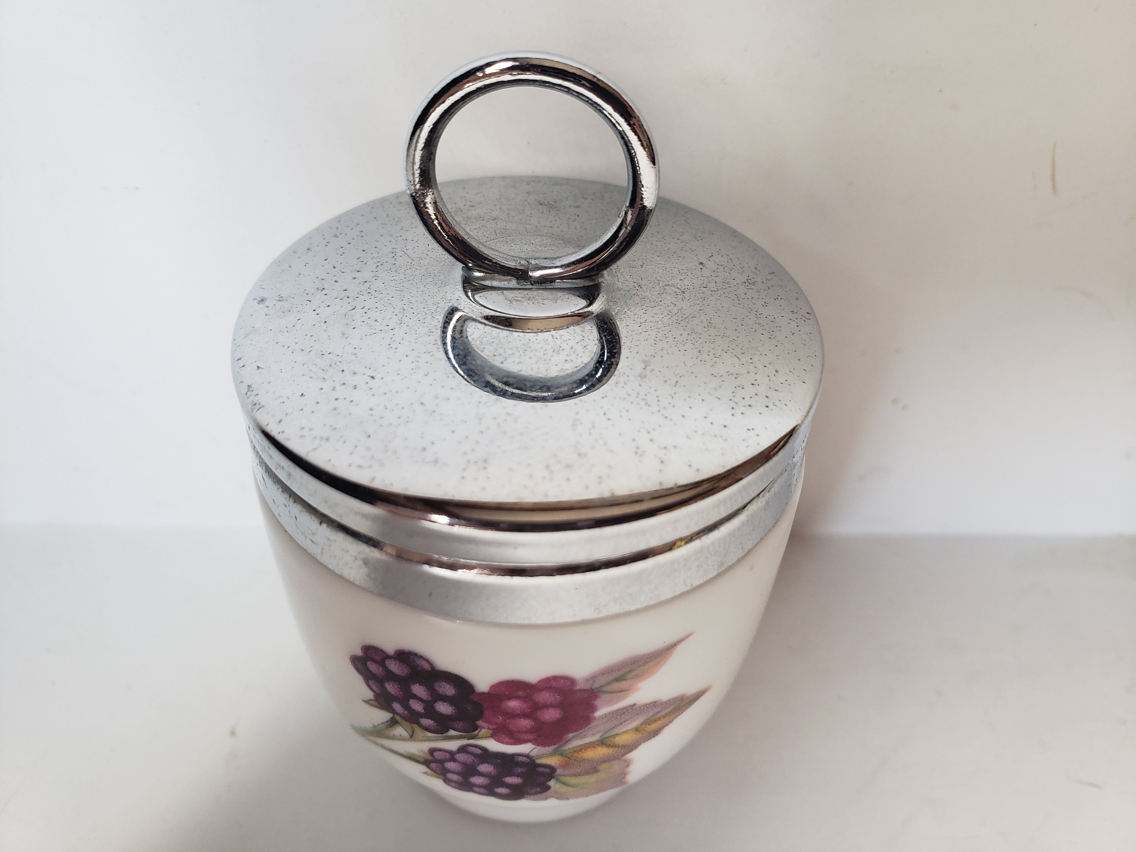Vintage Evesham Royal Worcester Egg Coddler Cup (lot 2209)