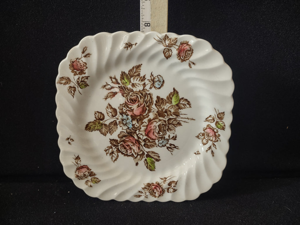 Vintage Johnson Bros England Ironstone Devon Sprays Square Plate (lot 5598)