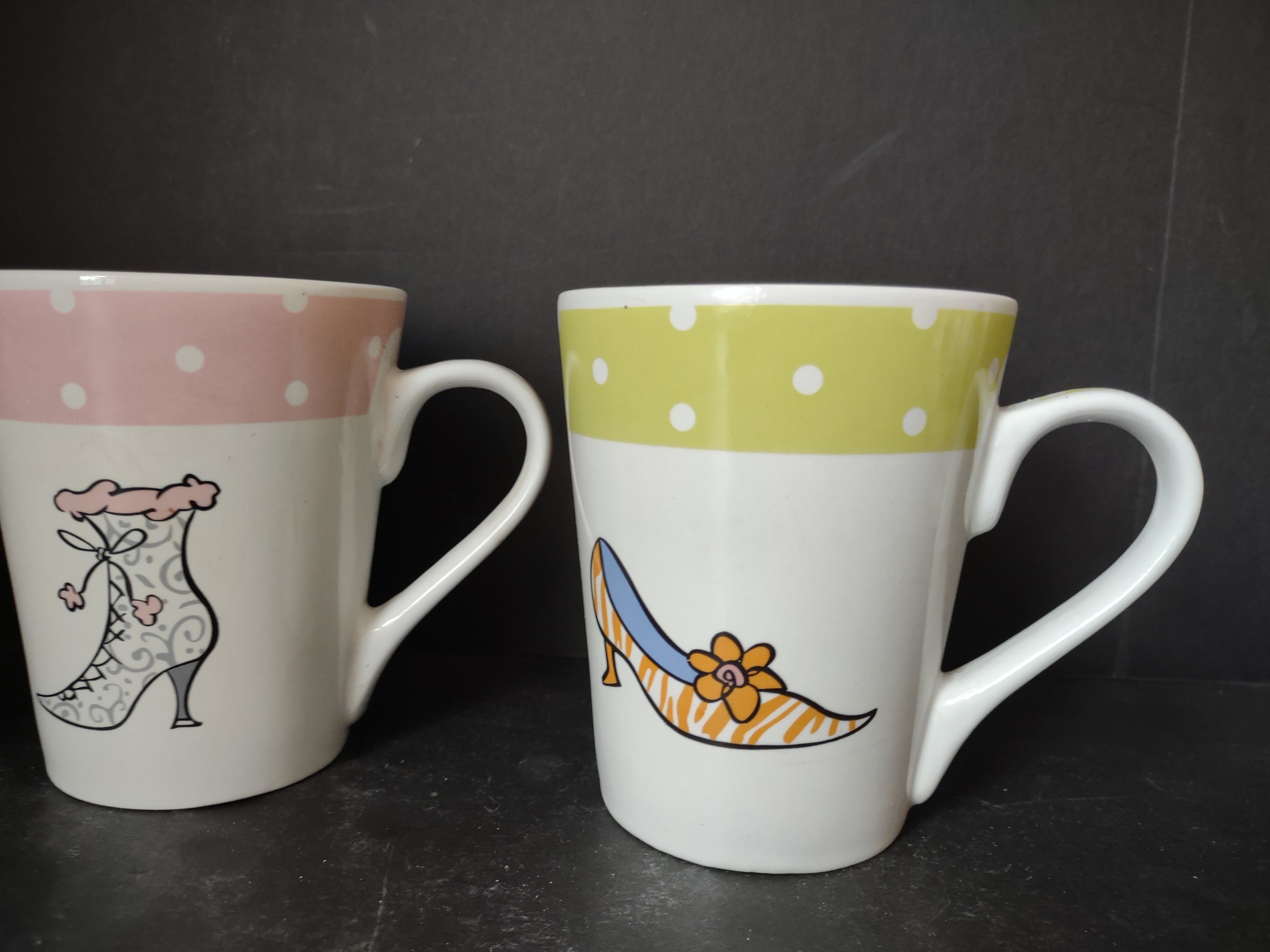 Set of 4 Latte Mugs with Shoe Design Polka Dot (lot 5259)