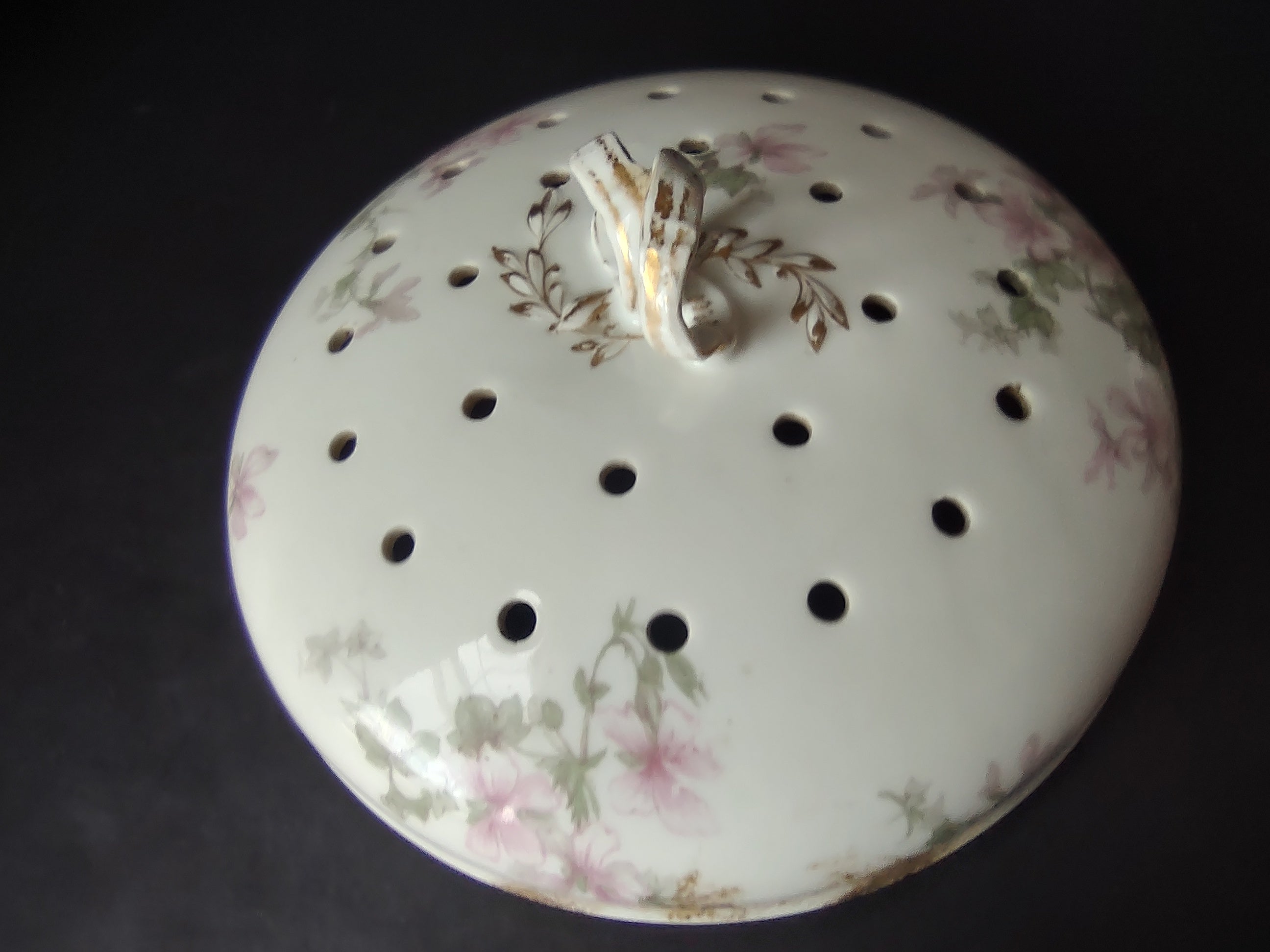 Haviland France Limoges Pancake Lid ONLY Floral Round 7" IMPERFECT (lot 1024)