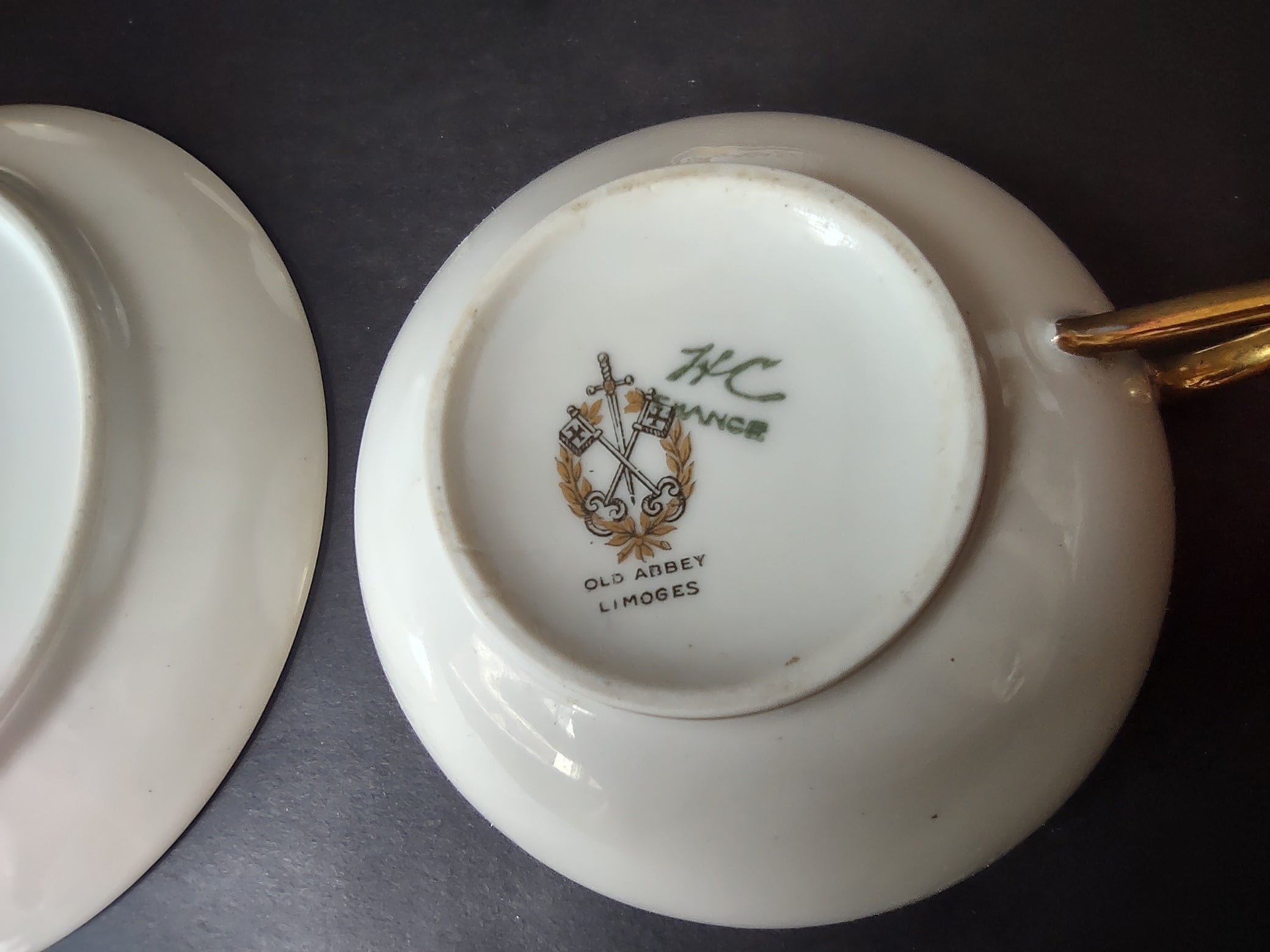 Old Abbey France Limoges 3 x Tea Cup & Saucer Clover Gold Trim (lot 865)