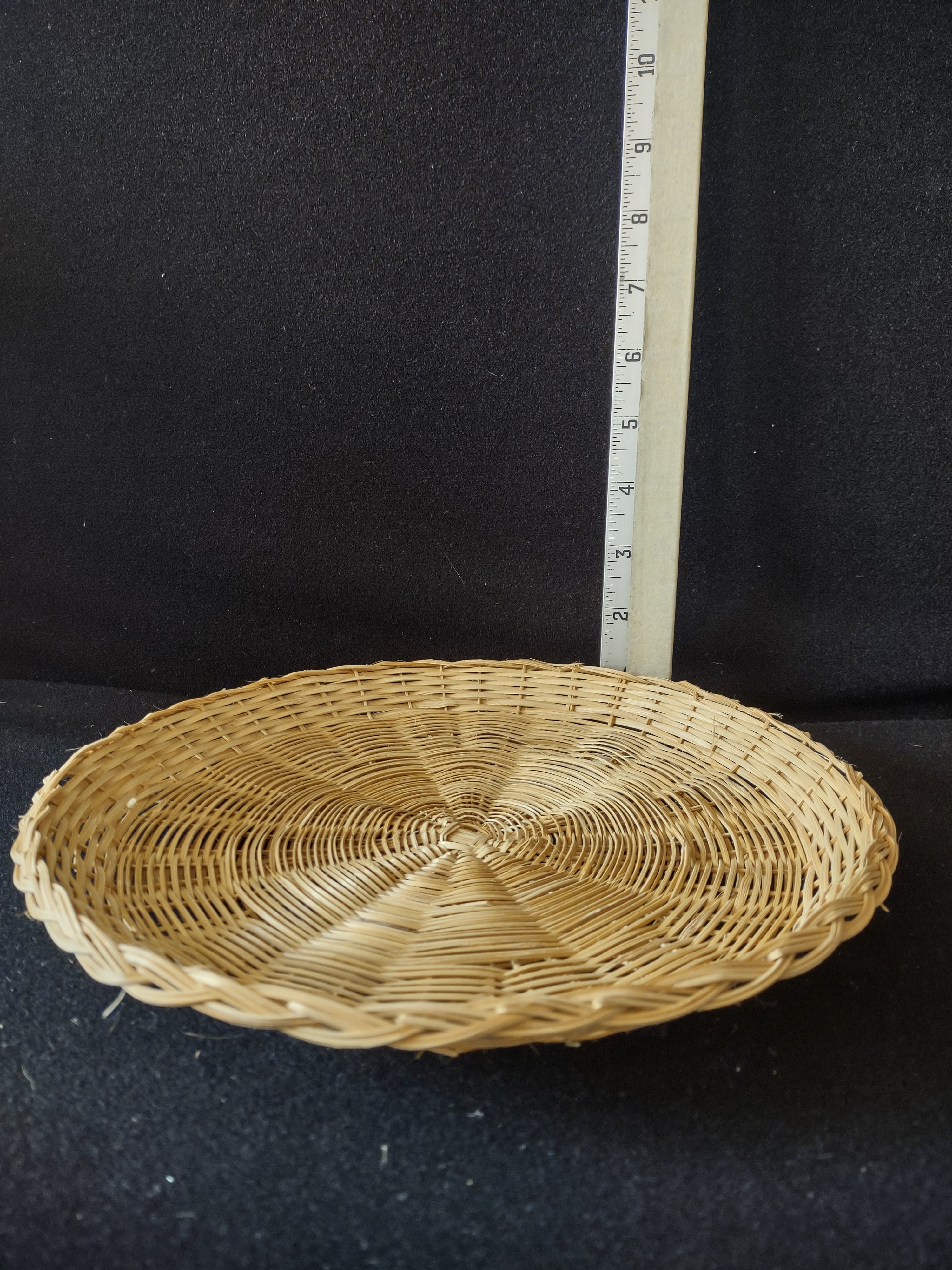 Set 8 Vintage 1960's Woven Wicker Picnic Barbecue Paper Plate Holder (Lot 5121)