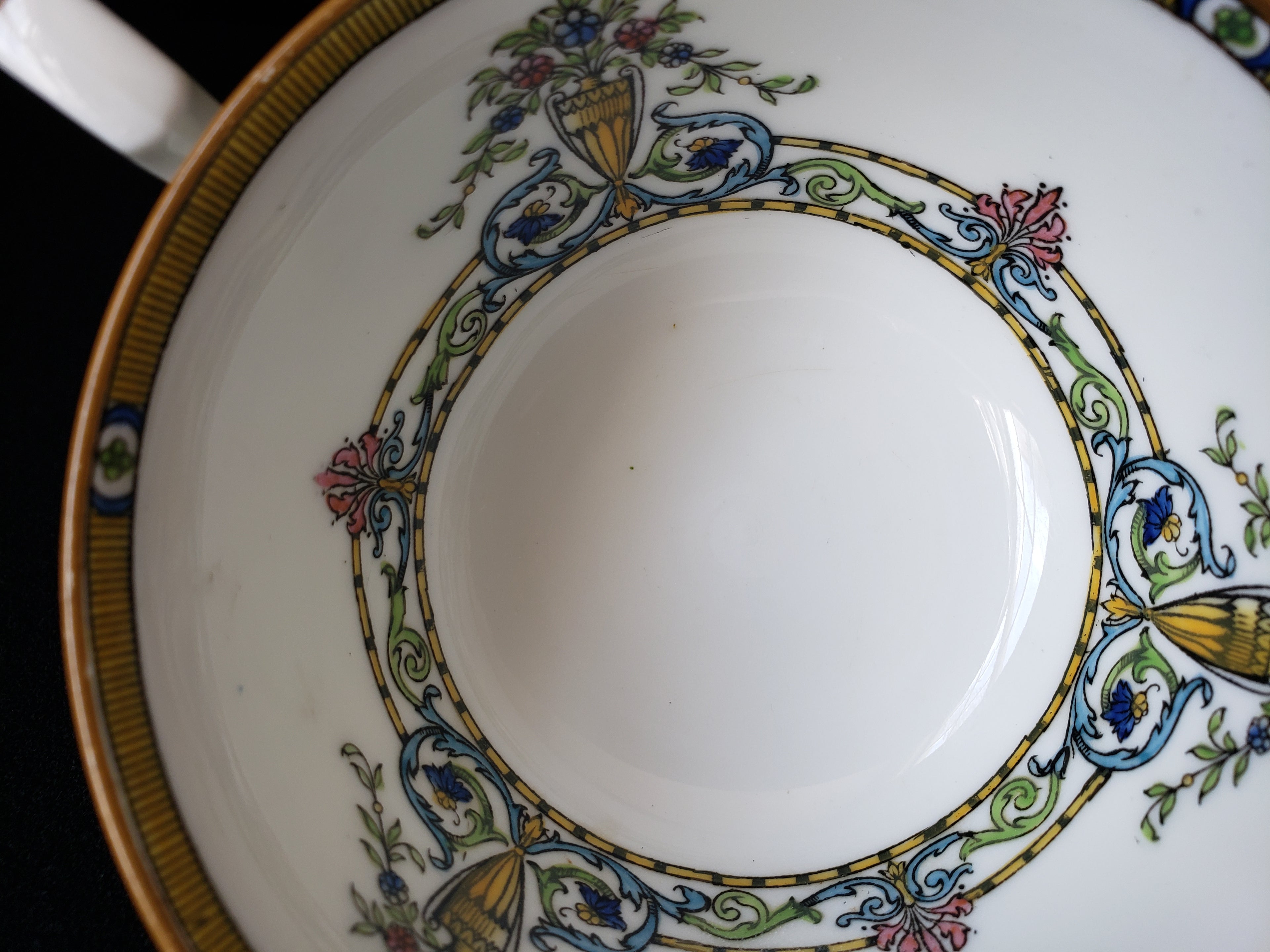 Vintage Royal Worcester Bouillon Cup Two-Handles IMPERFECT Doncaster (lot 2077)