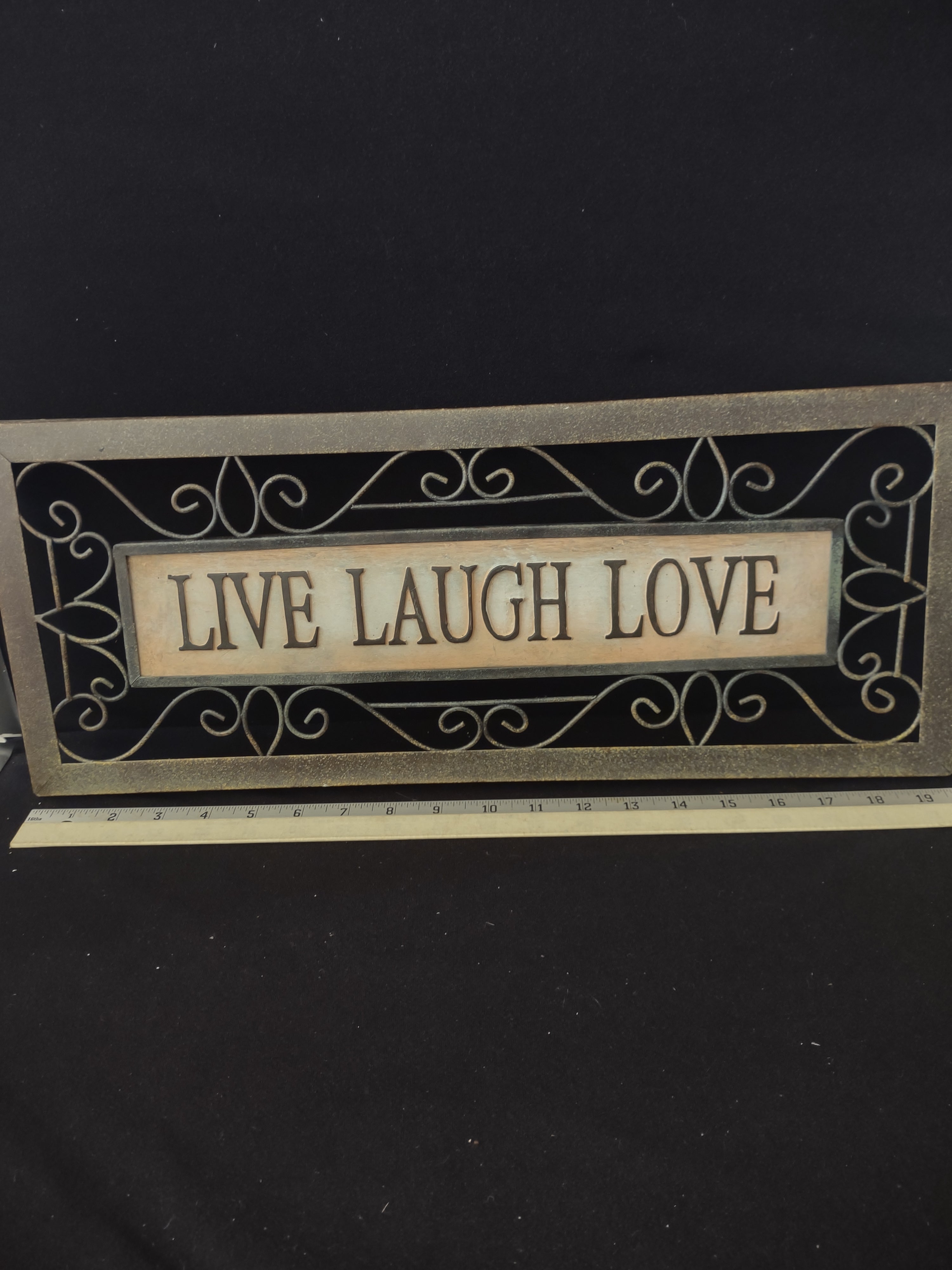 Lisa Hilliker Live Laugh Love Metal Wall Decoration (Lot 3317t)