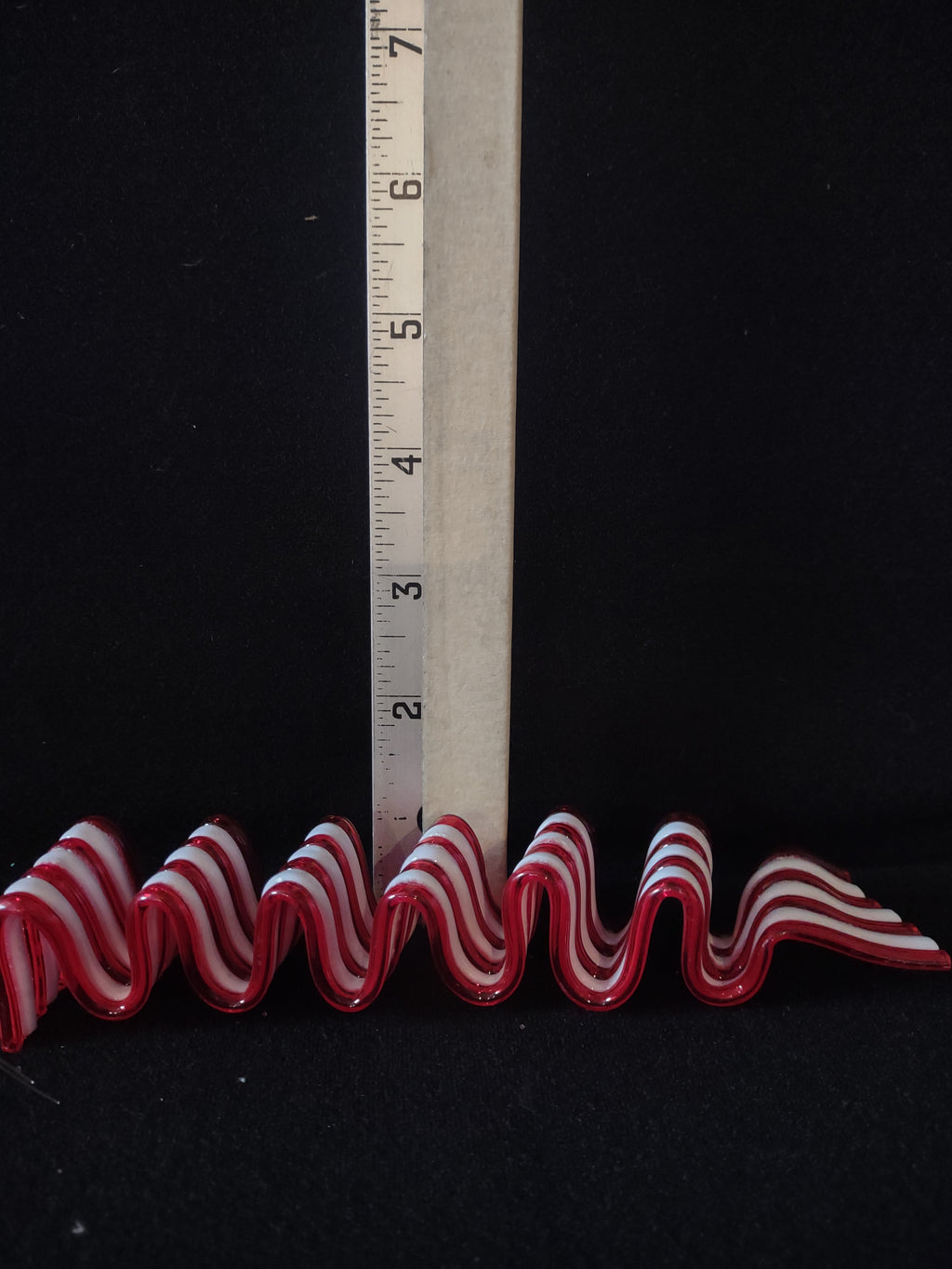 Christmas Red White Candy Ribbon Ornaments Six 7" Eight 6" (Lot 4577)