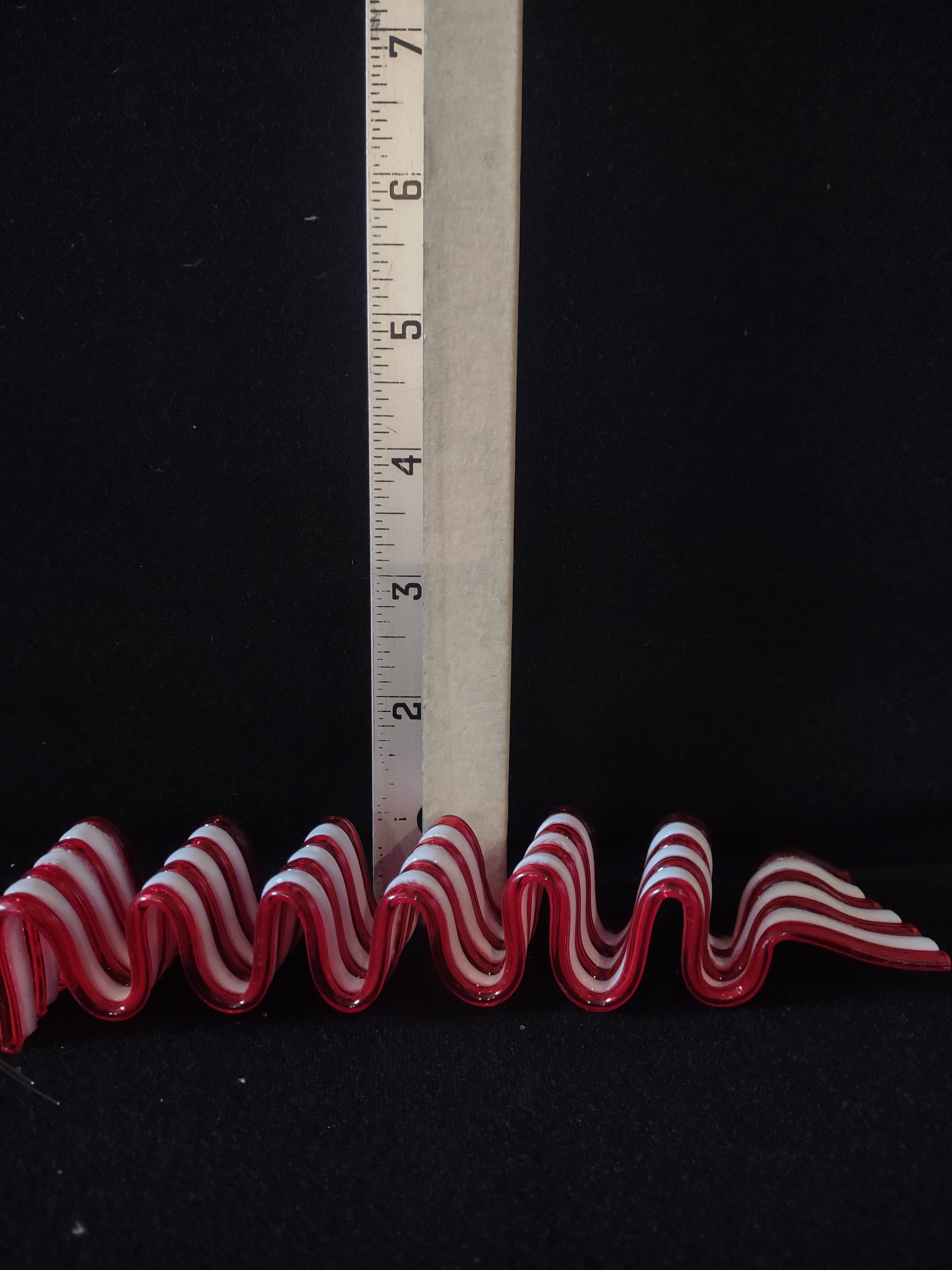 Christmas Red White Candy Ribbon Ornaments Six 7" Eight 6" (Lot 4577)
